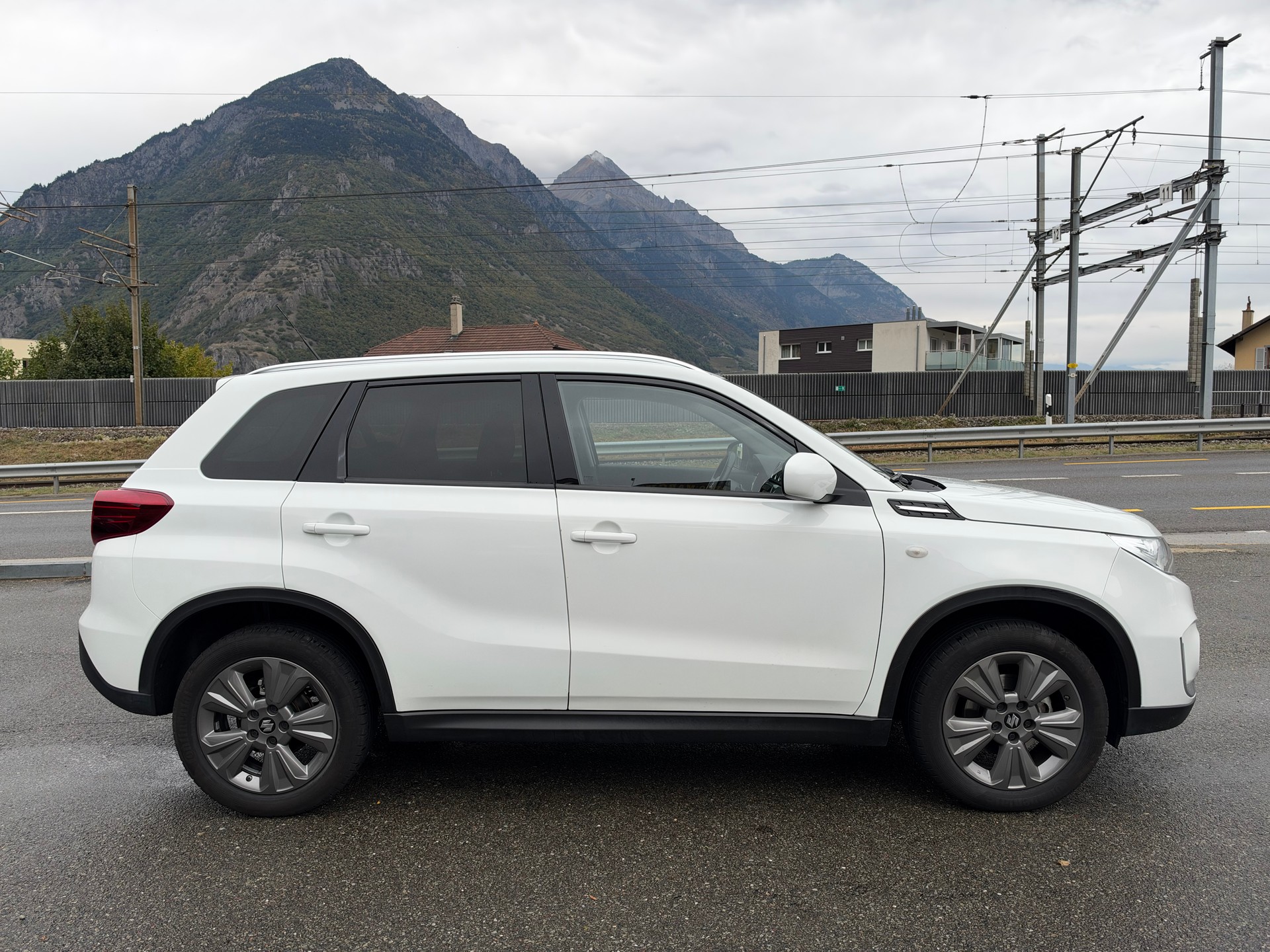 SUZUKI Vitara 1.4 Boosterjet Compact + Automatic-image-5