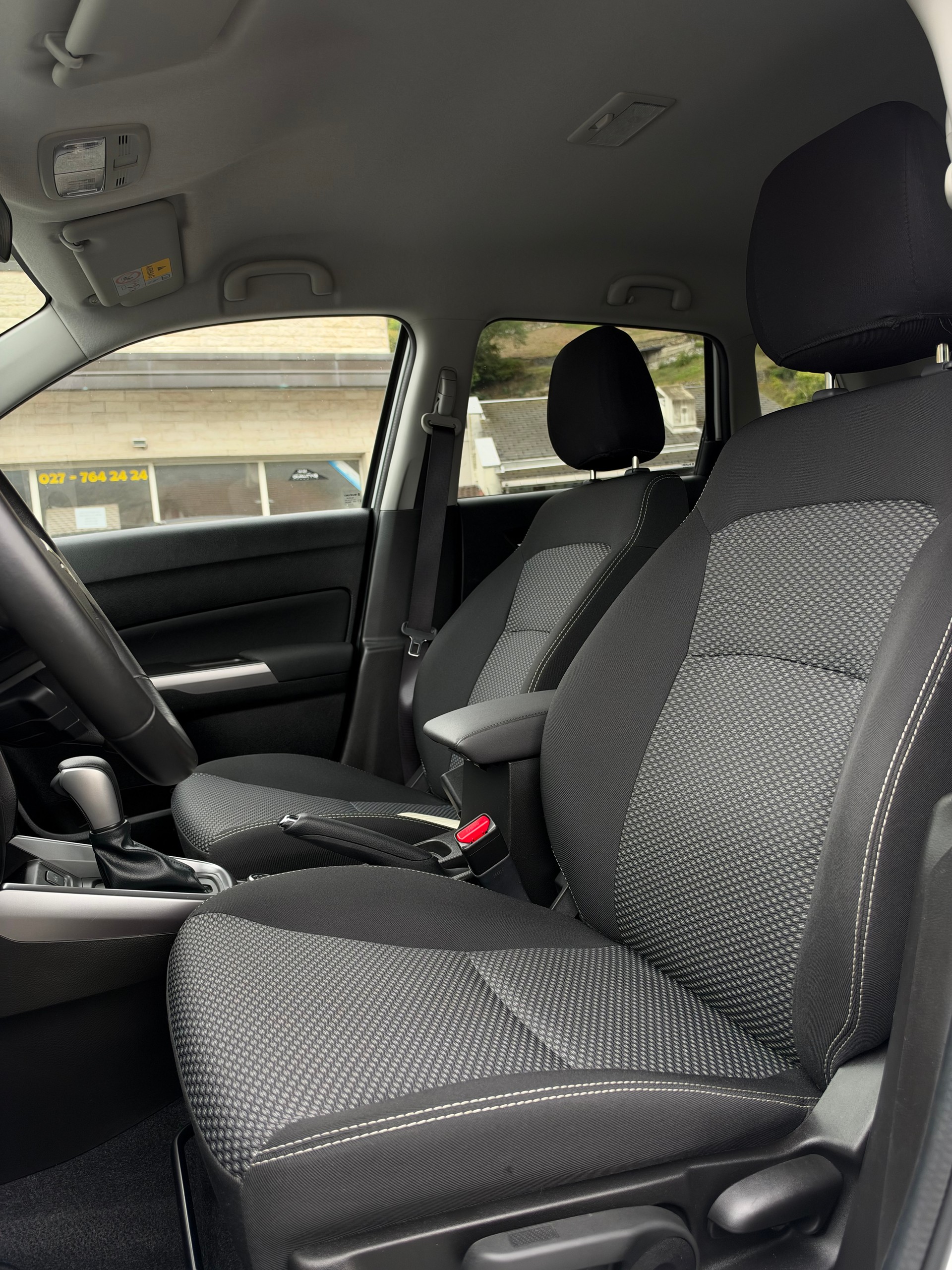 SUZUKI Vitara 1.4 Boosterjet Compact + Automatic-image-13