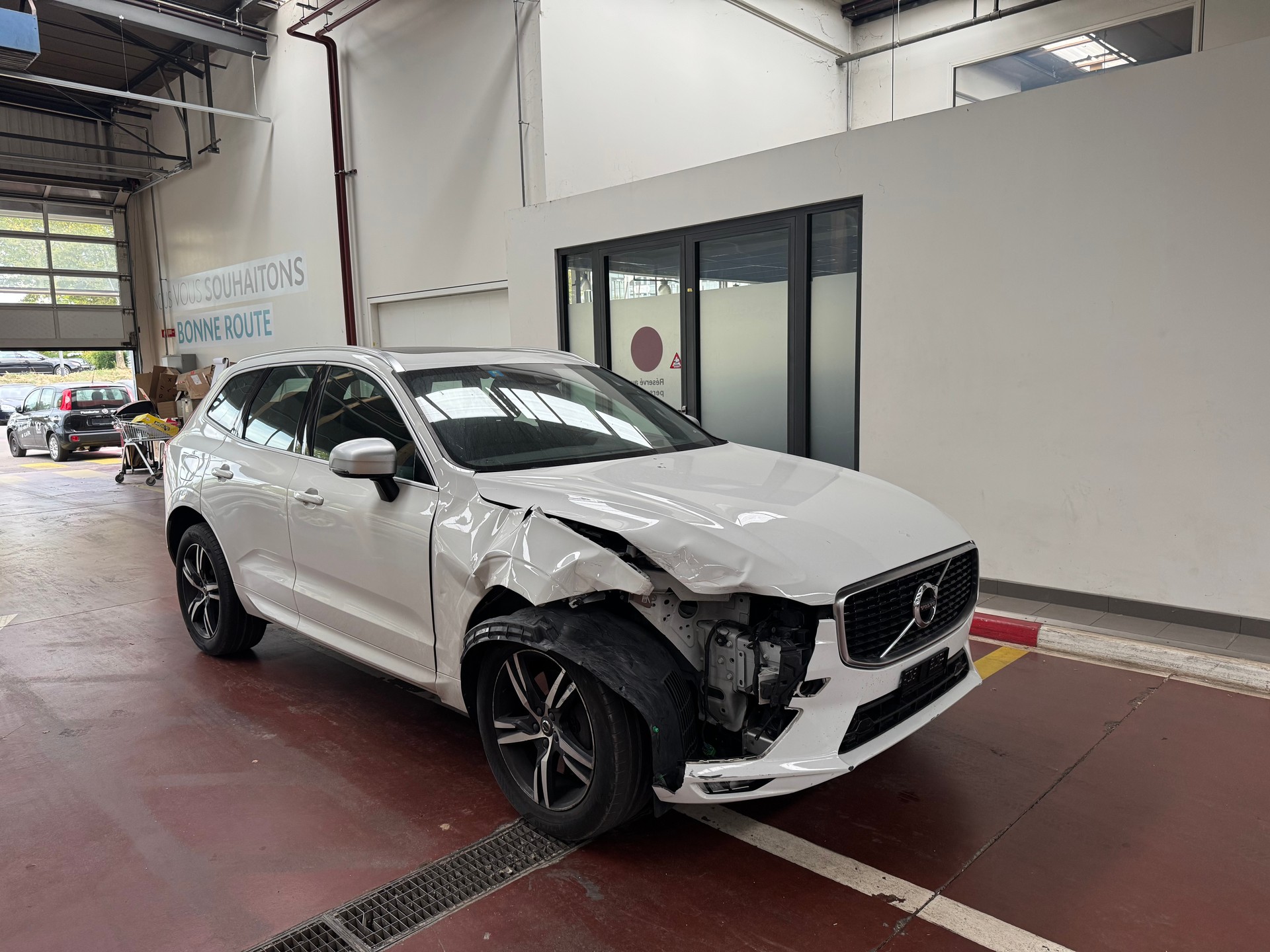 VOLVO XC60 D4 R-Design Geartronic-image-5