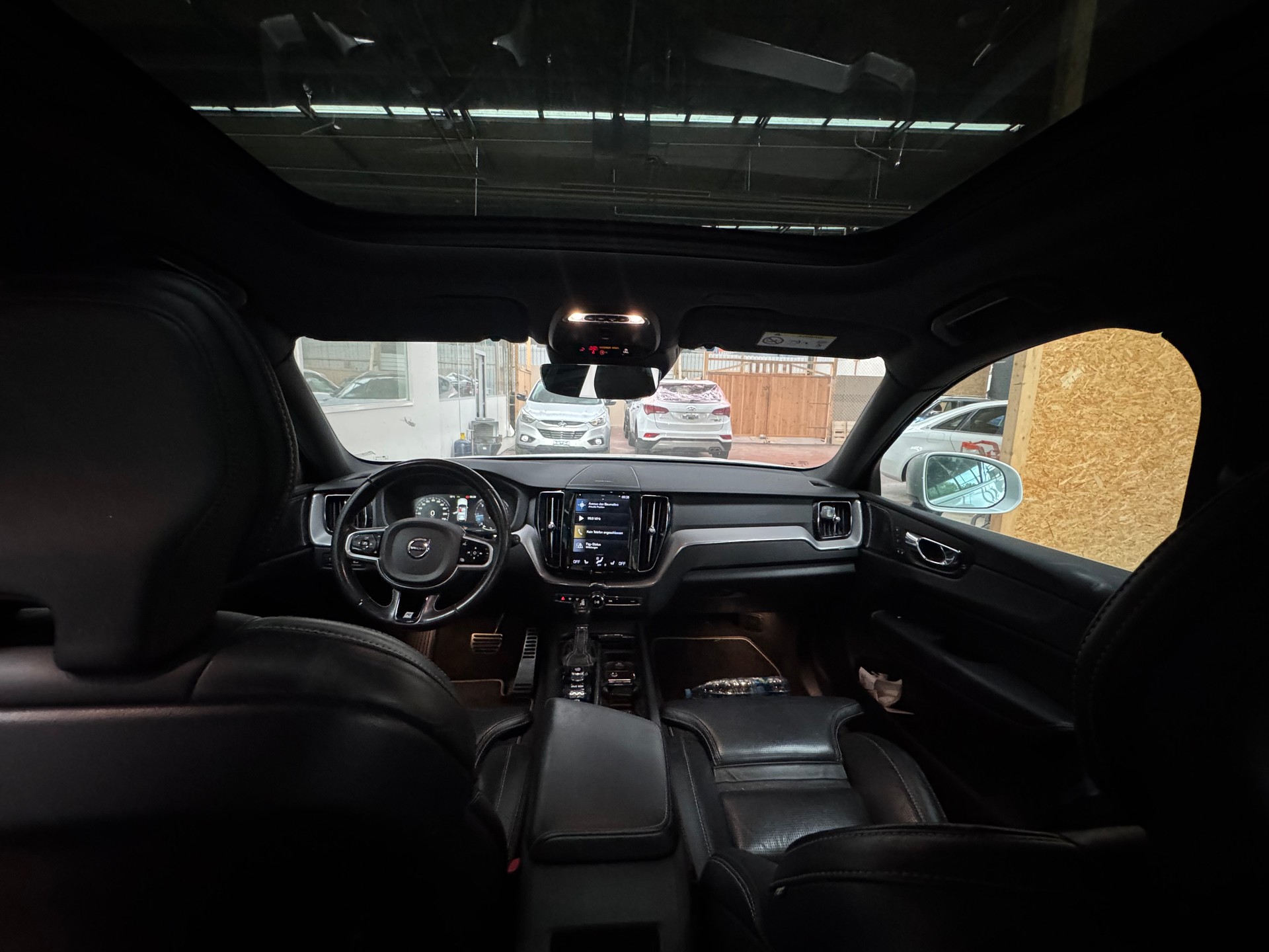 VOLVO XC60 D4 R-Design Geartronic-image-14