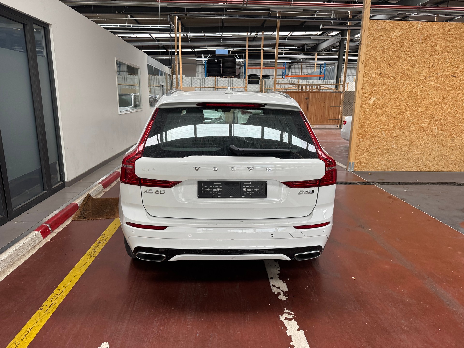 VOLVO XC60 D4 R-Design Geartronic-image-9