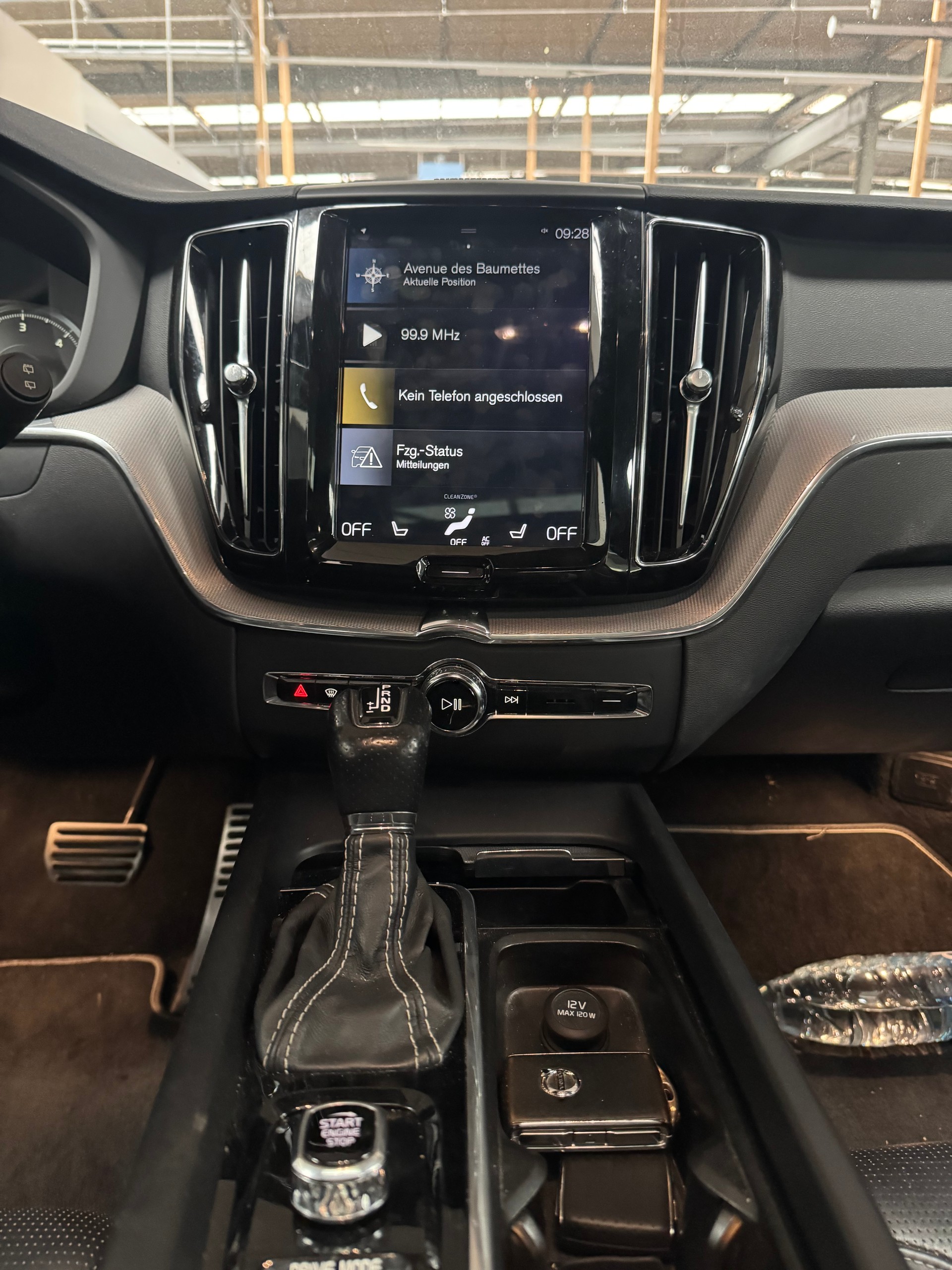 VOLVO XC60 D4 R-Design Geartronic-image-18