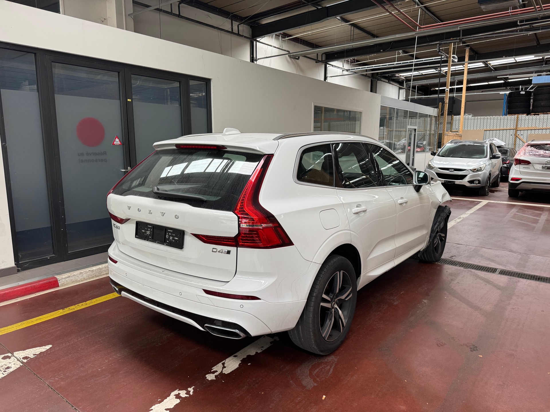 VOLVO XC60 D4 R-Design Geartronic-image-8