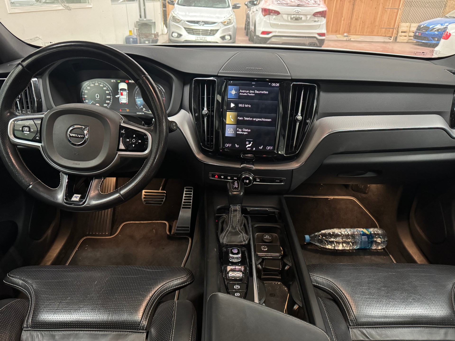 VOLVO XC60 D4 R-Design Geartronic-image-15
