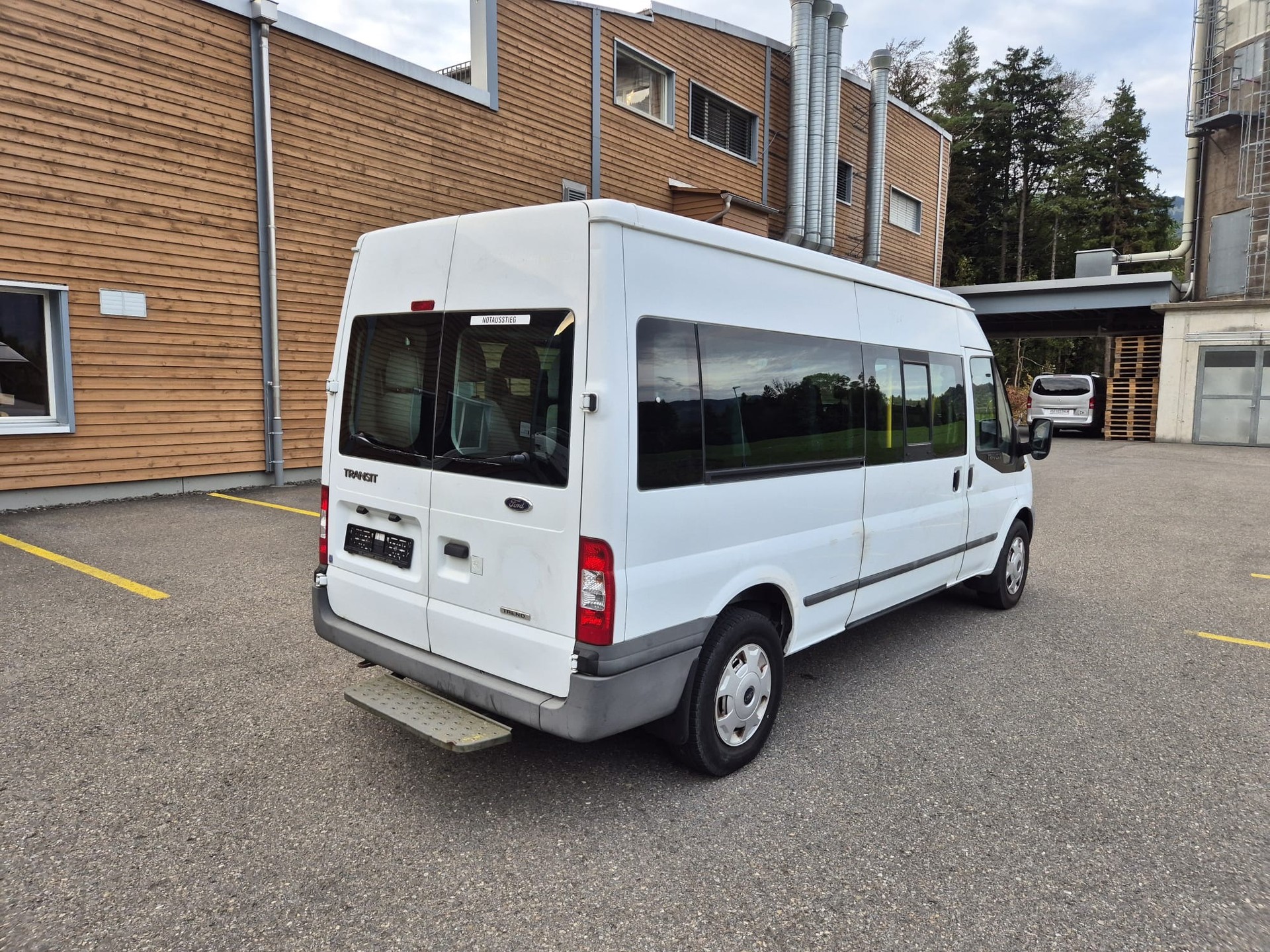 FORD Transit Bus M2 350L Trend-image-2