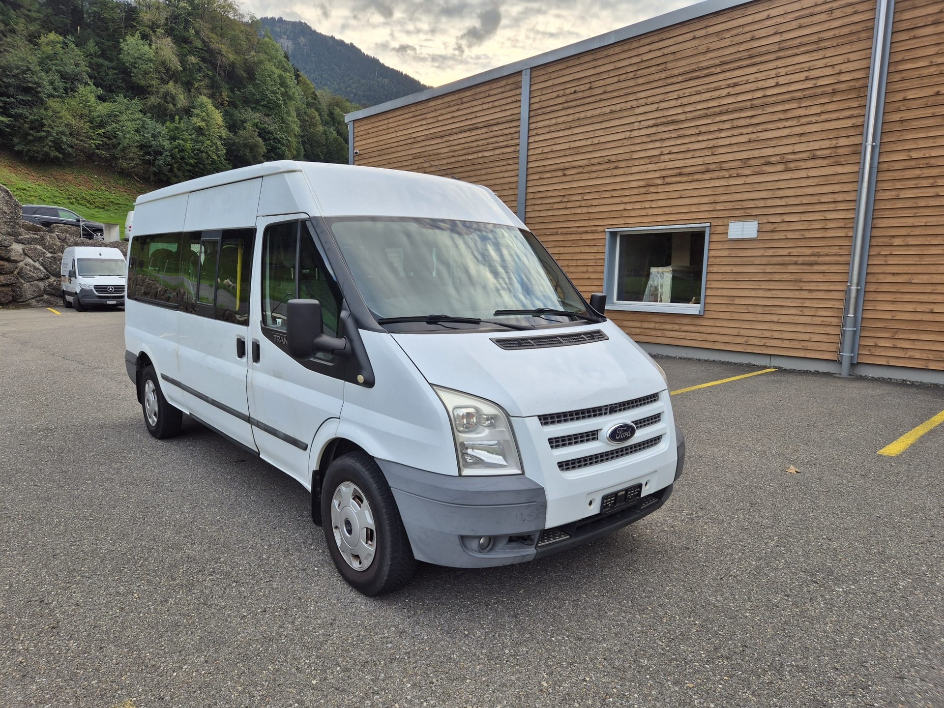 FORD Transit Bus M2 350L Trend-image-1