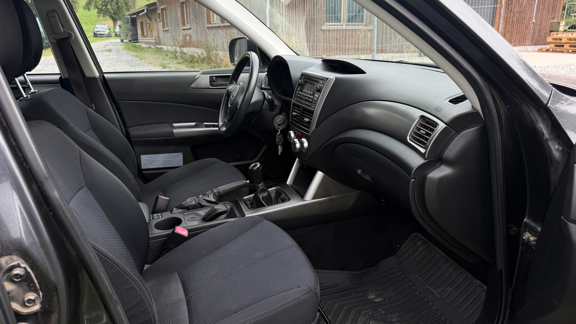 SUBARU Forester 2.0X Swiss Special-image-12