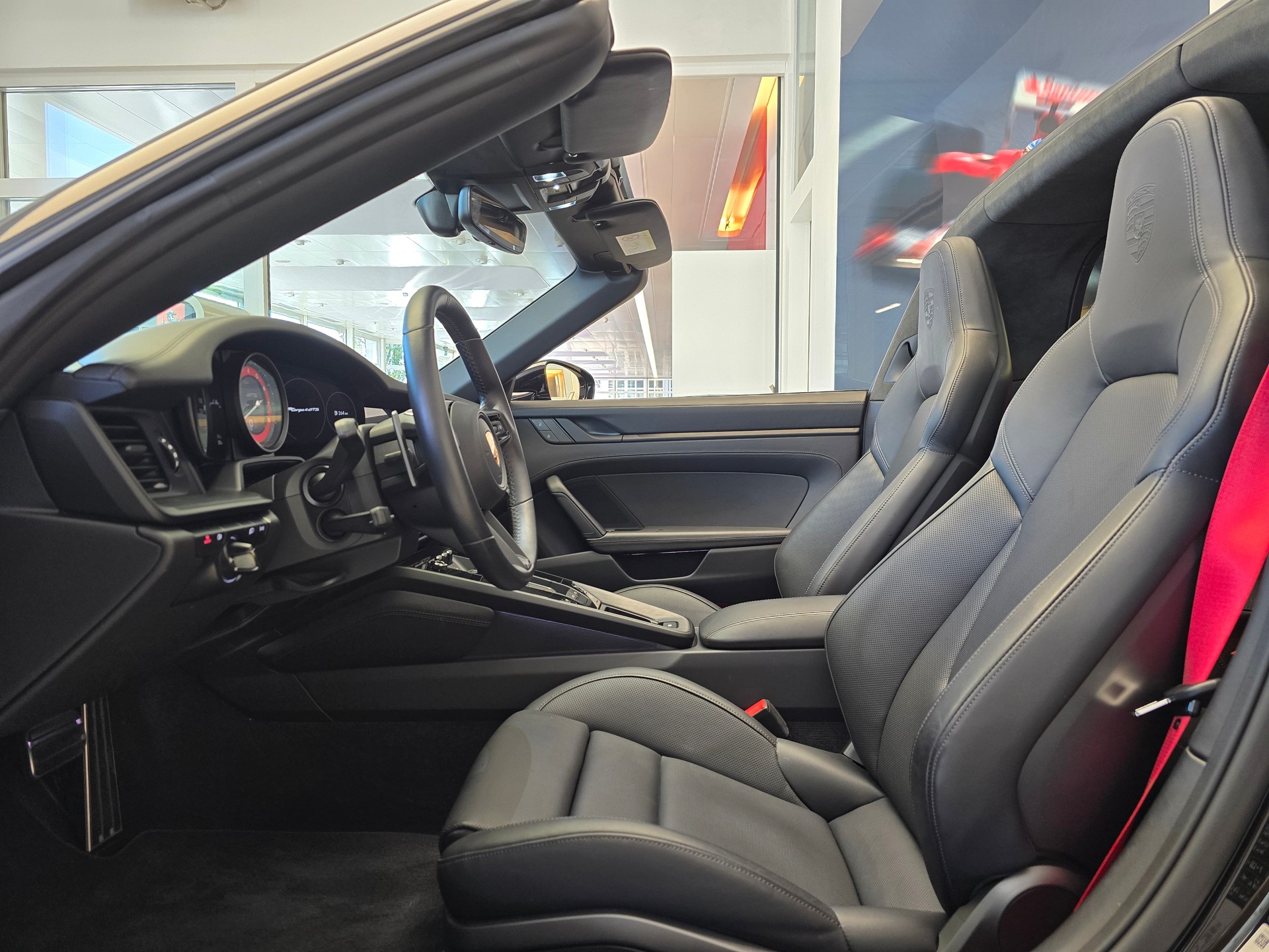 PORSCHE 911 Targa 4 GTS PDK-image-9