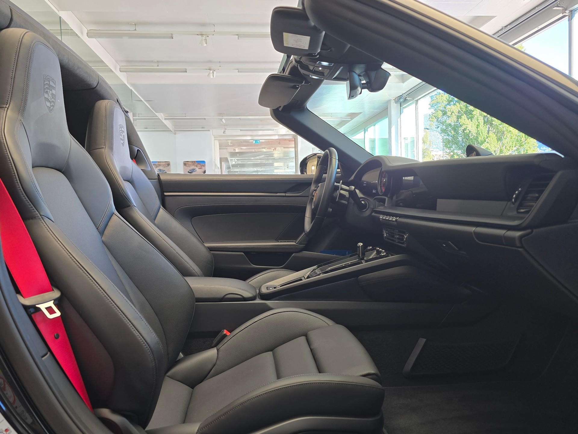 PORSCHE 911 Targa 4 GTS PDK-image-12