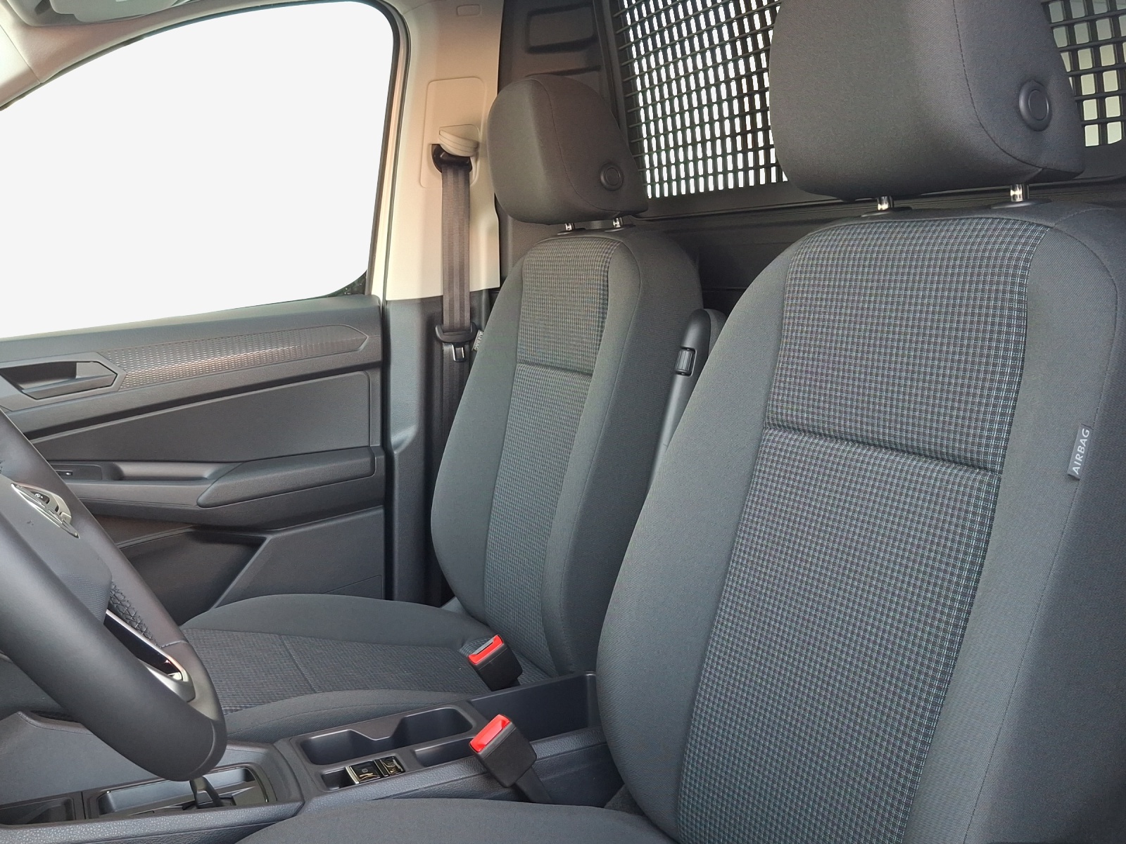 VW Caddy Cargo 1.5 TSI Plug in Hybrid DSG Maxi Entry-image-7