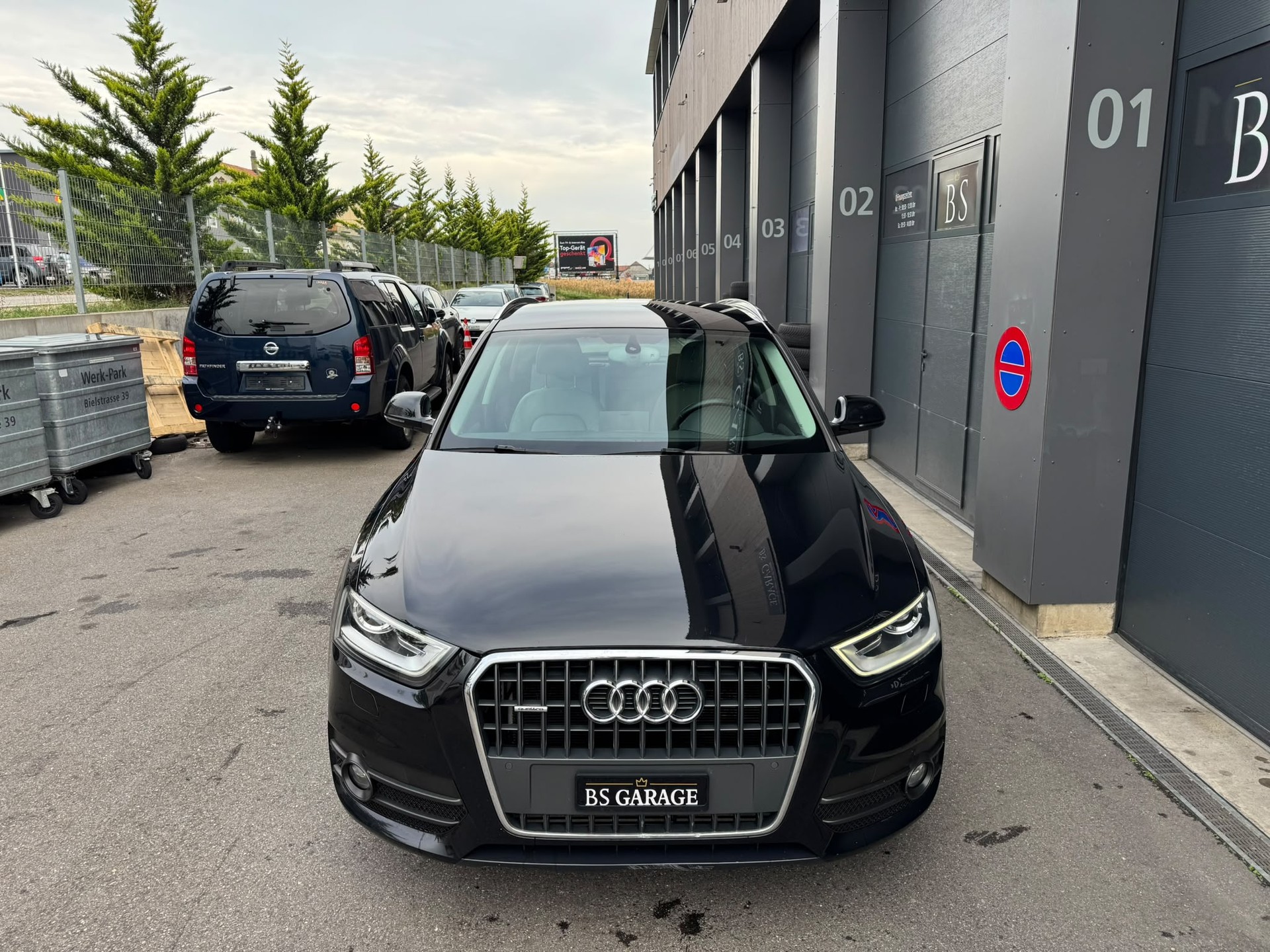 AUDI Q3 2.0 TFSI quattro S-tronic-image-2
