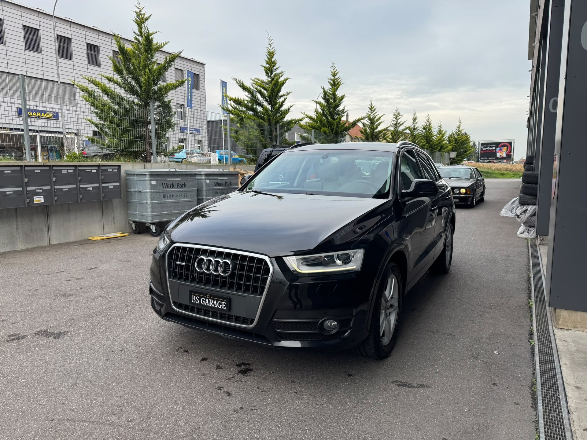 AUDI Q3 2.0 TFSI quattro S-tronic-image-1