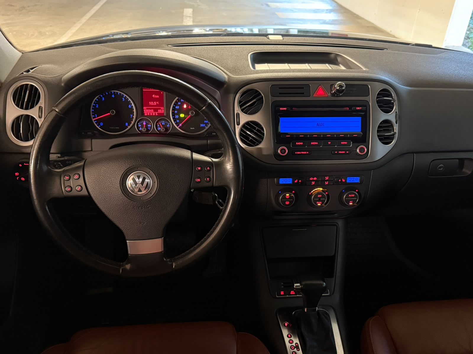 VW Tiguan 2.0 TSI Sport&Style Tiptronic-image-16