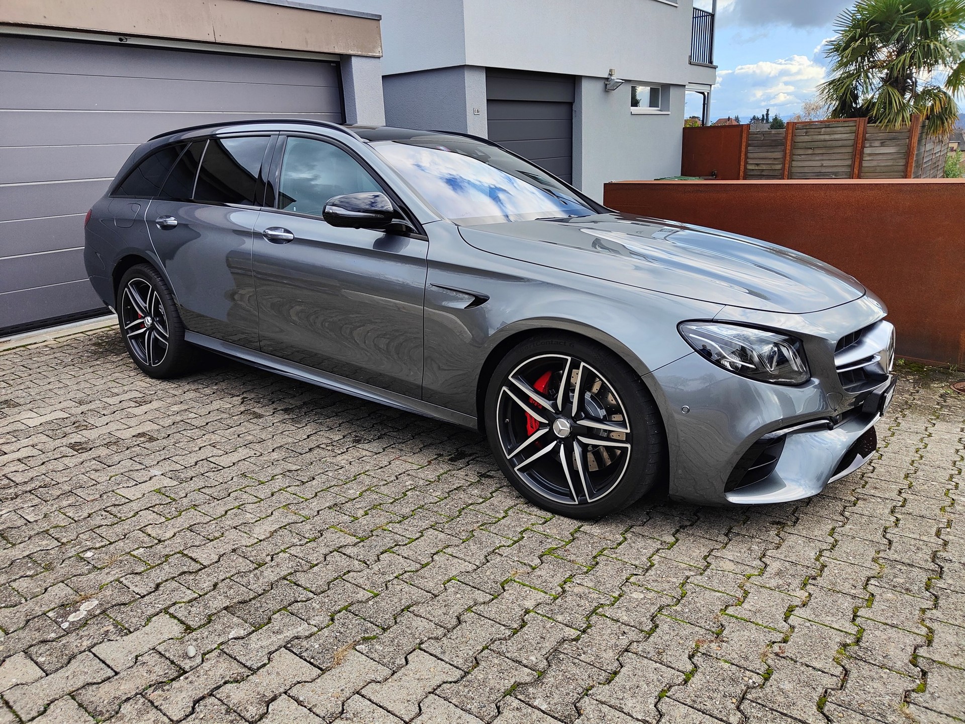 MERCEDES-BENZ E 63 AMG S 4 Matic 9G-Tronic-image-1