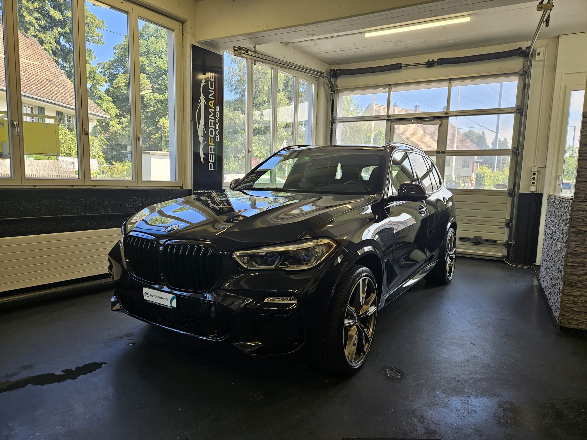 BMW X5 xDrive M50i Steptronic-image-0