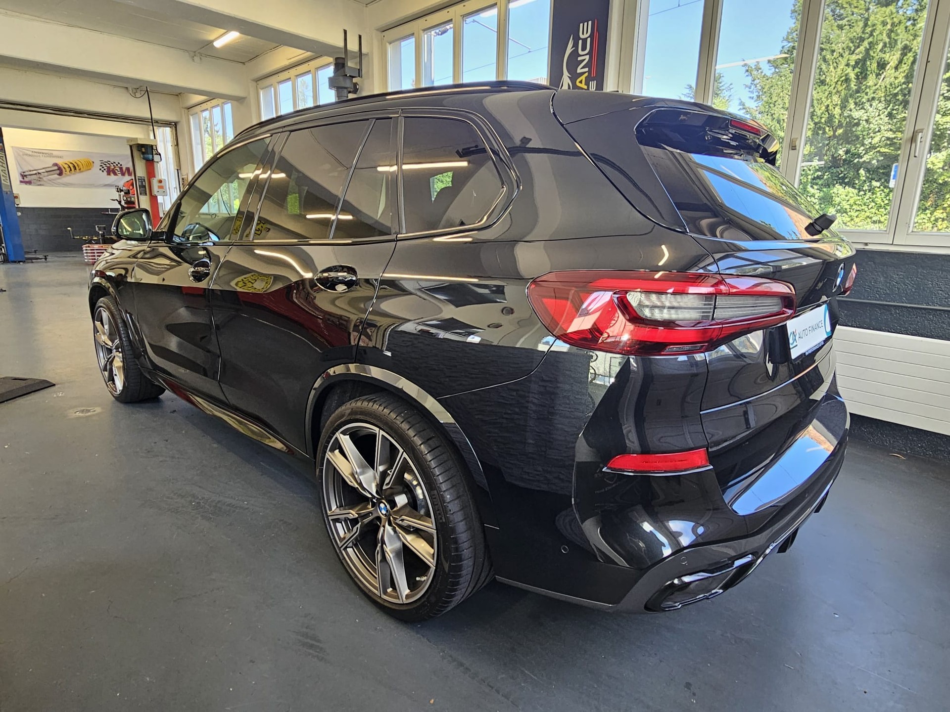 BMW X5 xDrive M50i Steptronic-image-8
