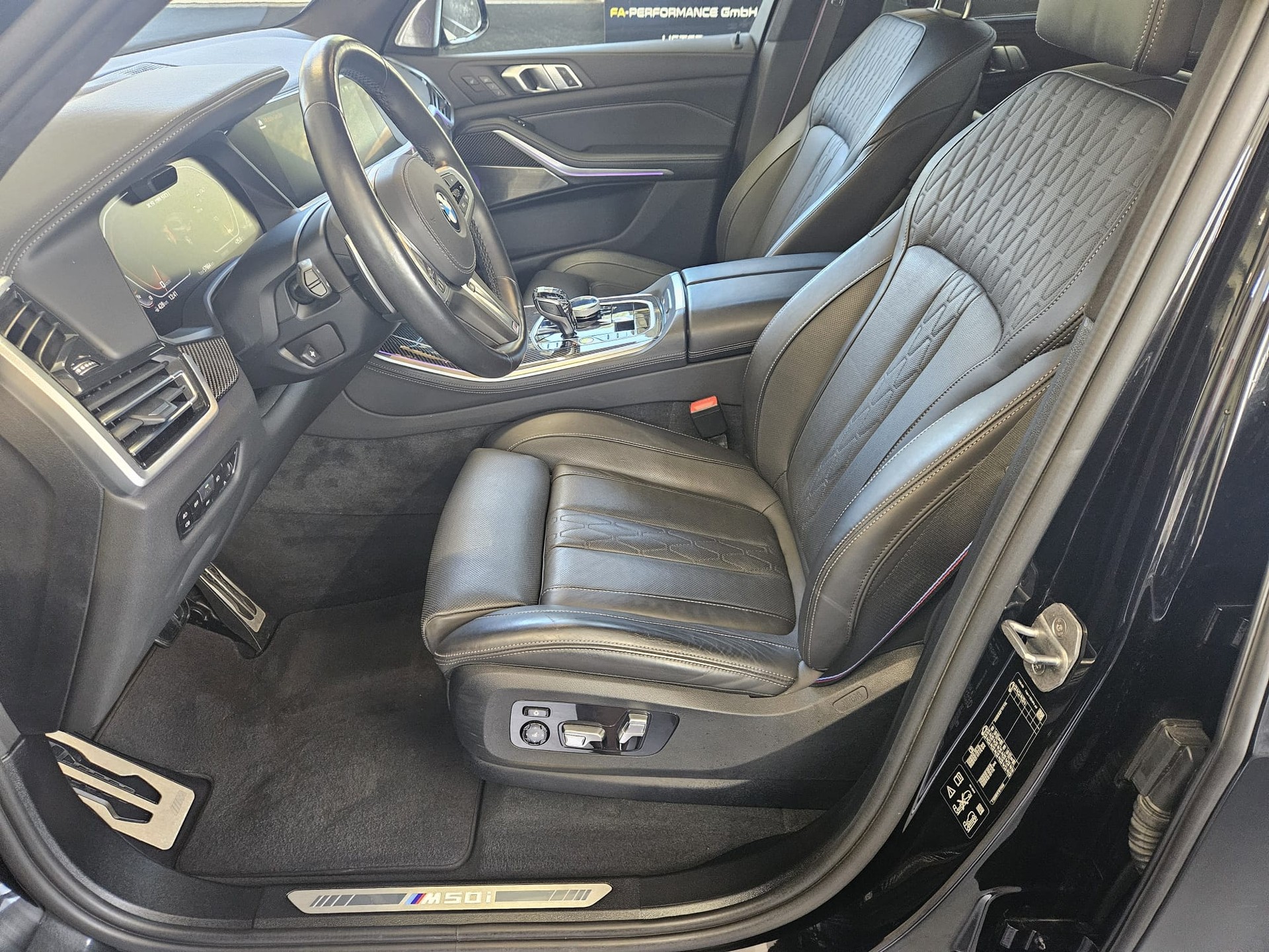 BMW X5 xDrive M50i Steptronic-image-3