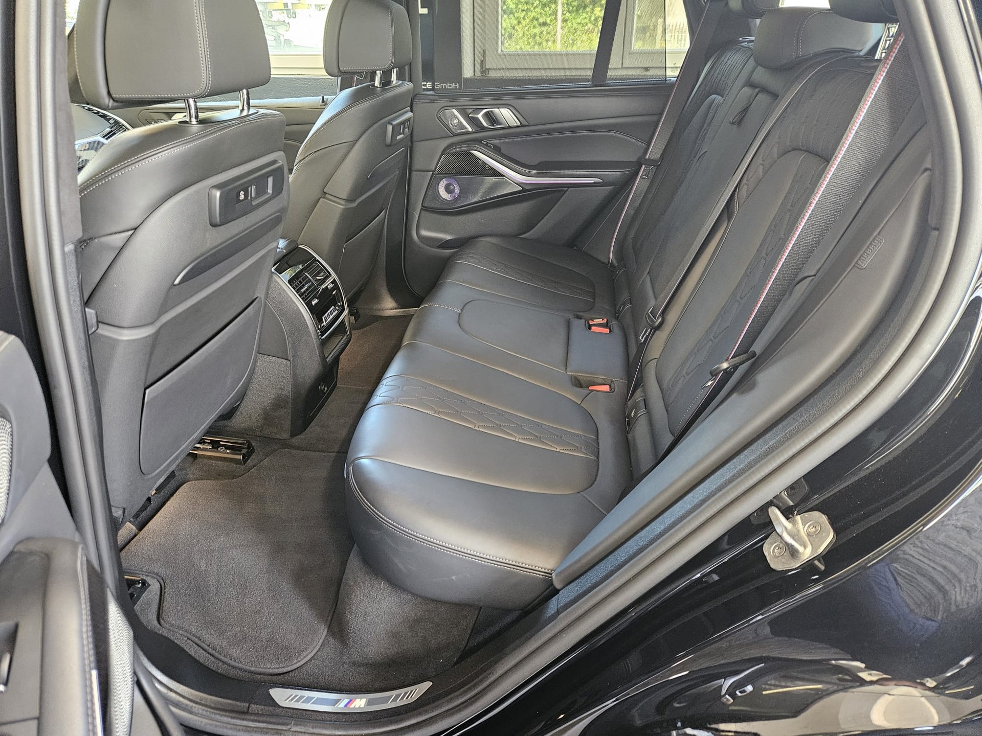 BMW X5 xDrive M50i Steptronic-image-6