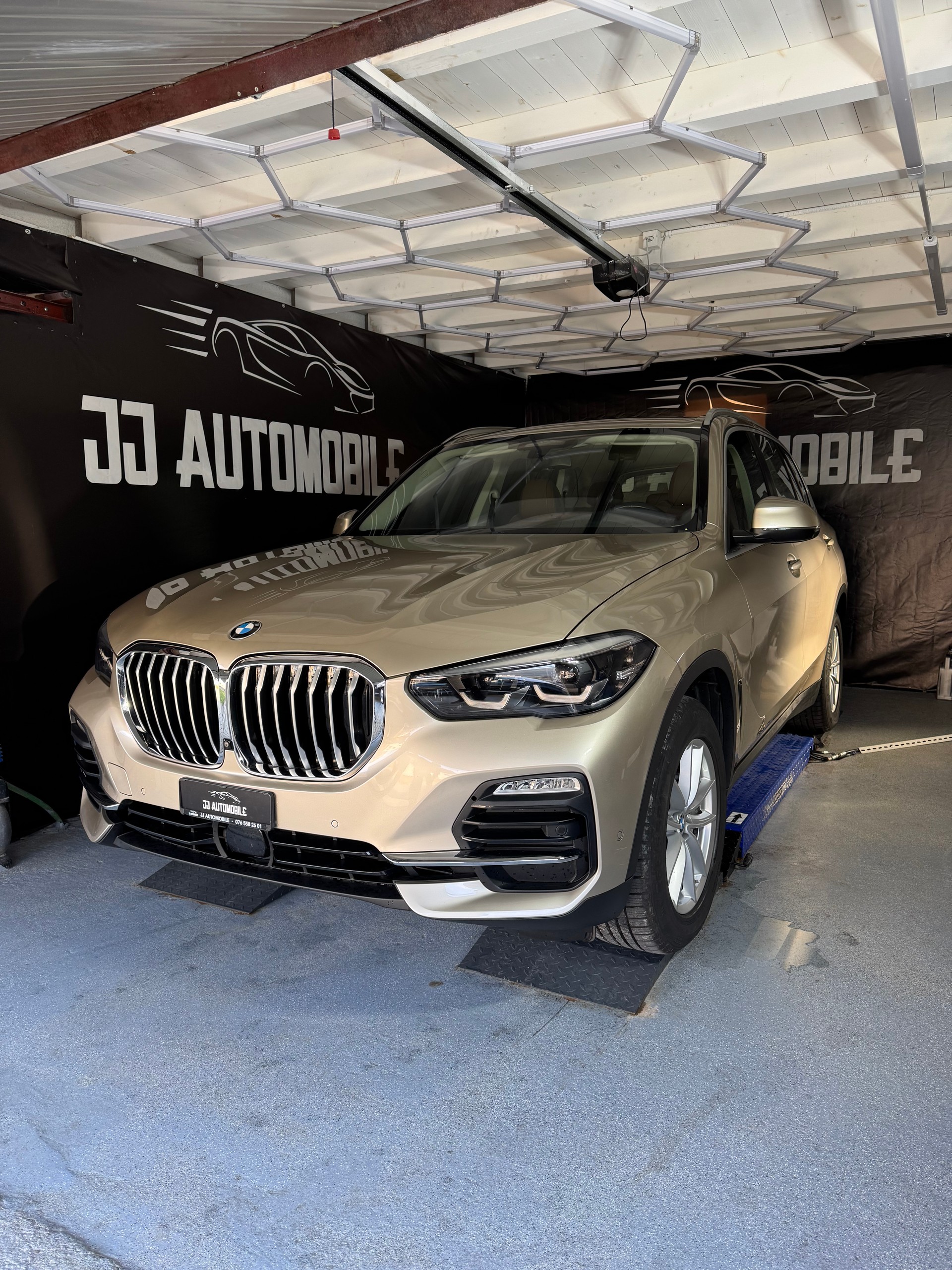 BMW X5 xDrive 30d Steptronic-image-0