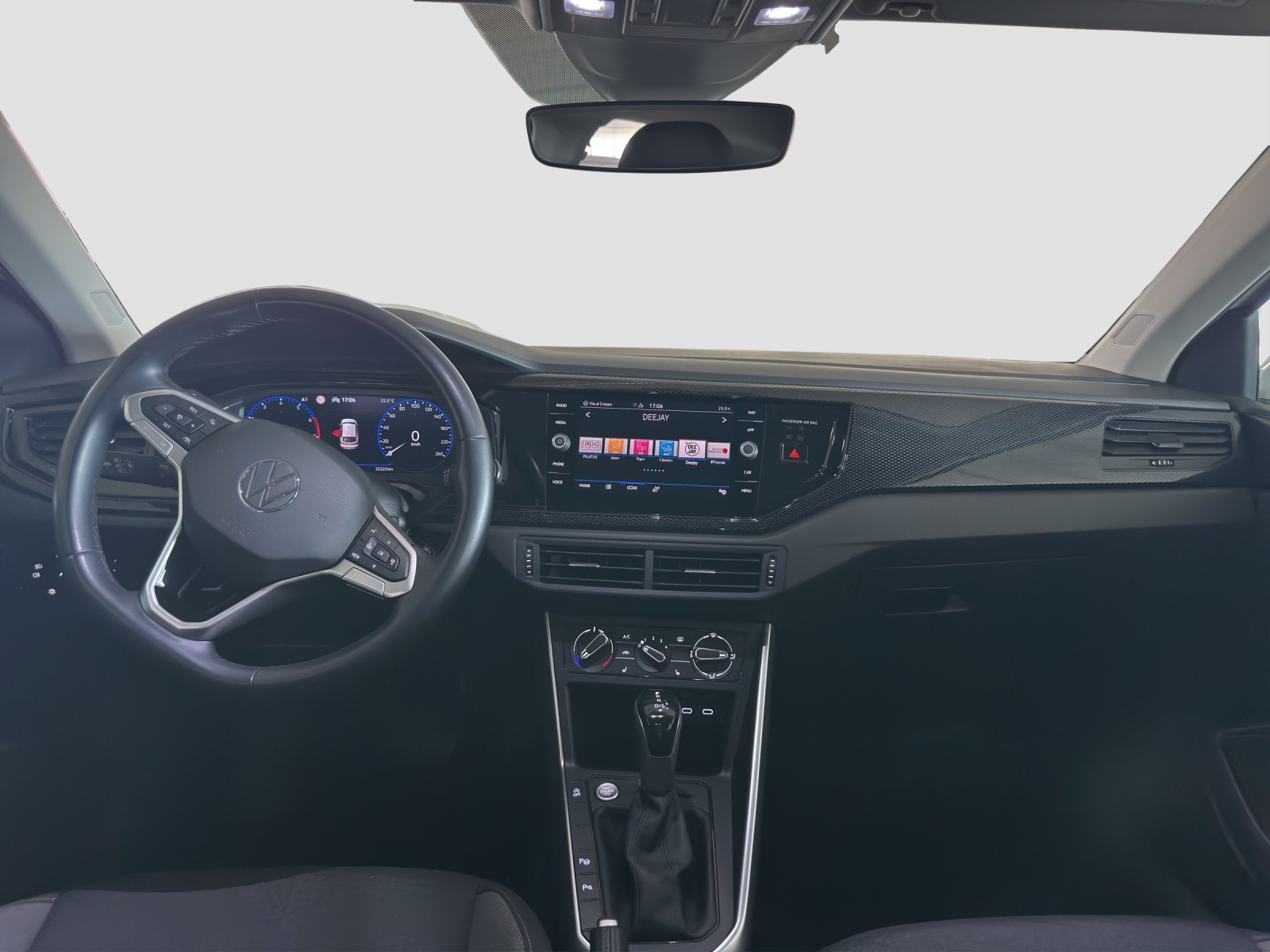 VW Taigo 1.0 TSI Life DSG-image-8