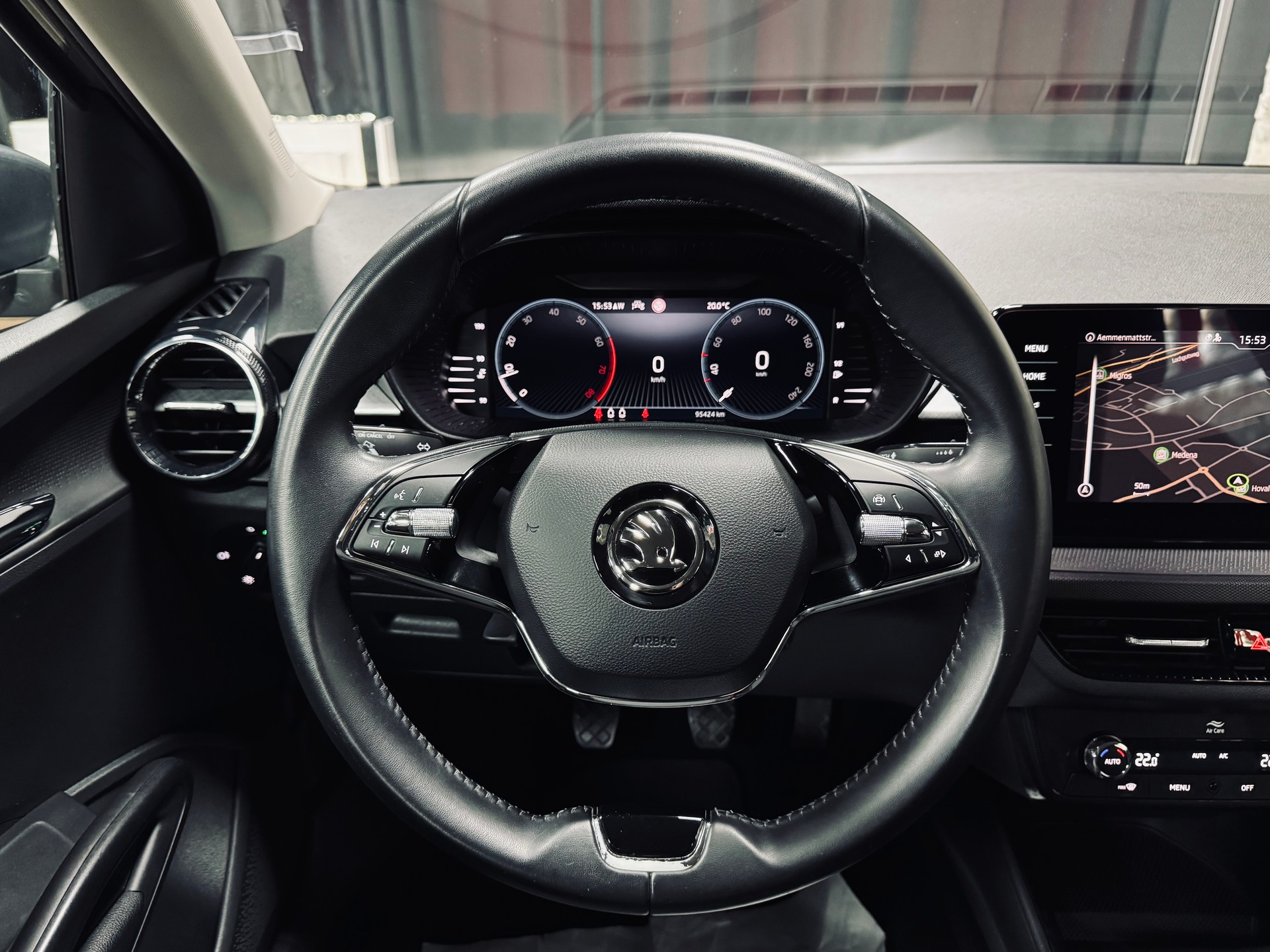 SKODA Fabia 1.0 MPI Ambition-image-11