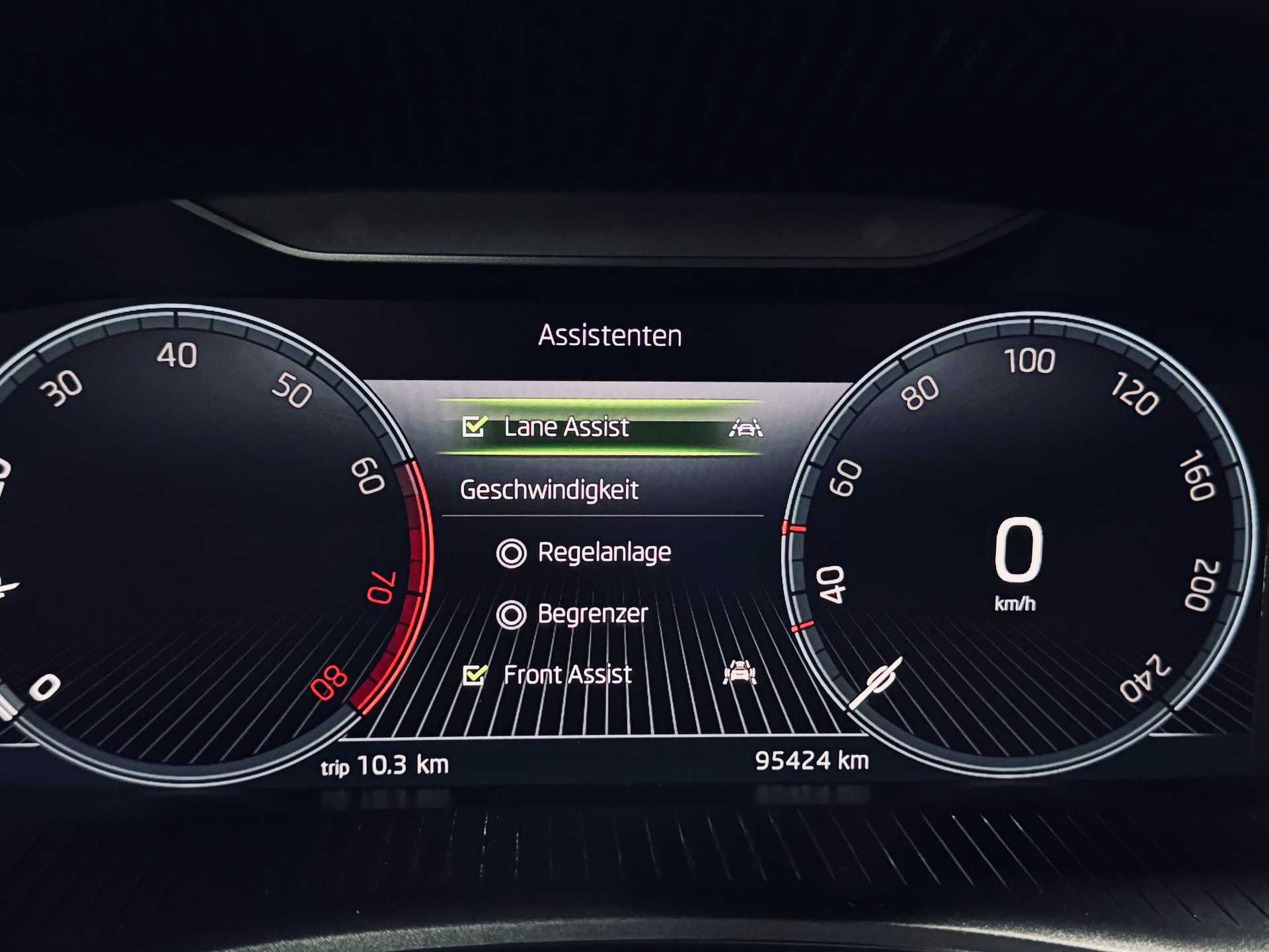 SKODA Fabia 1.0 MPI Ambition-image-13