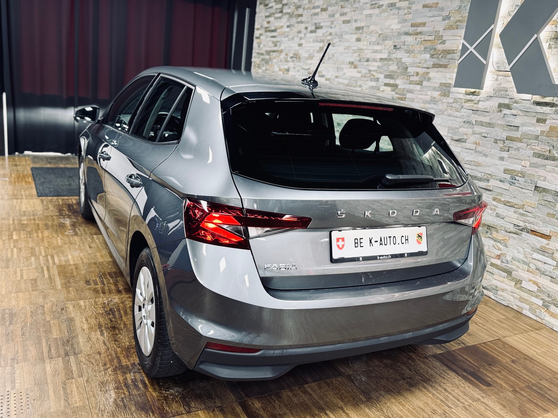 SKODA Fabia 1.0 MPI Ambition-image-1