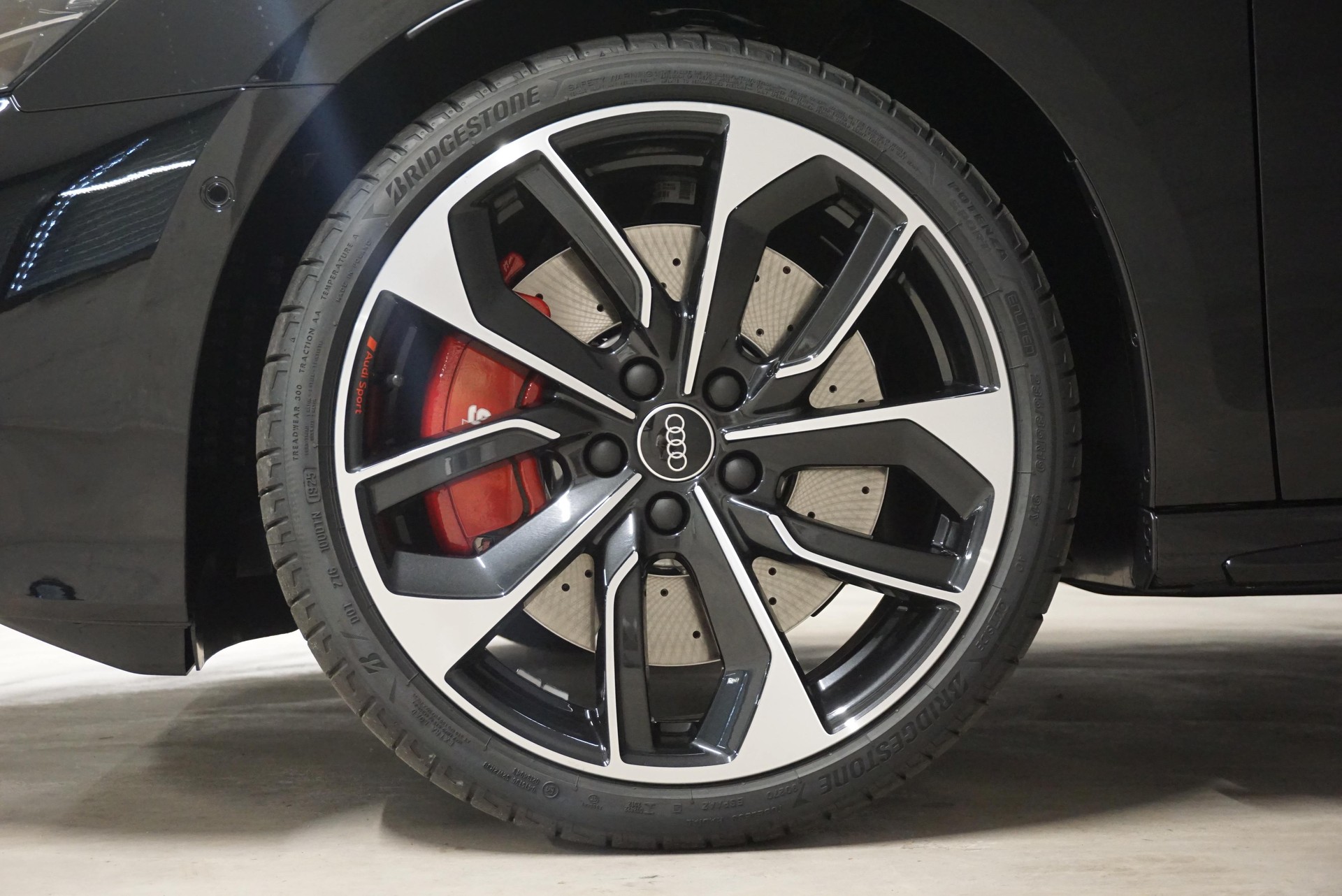 AUDI S3 Sportback TFSI quattro S-tronic-image-13