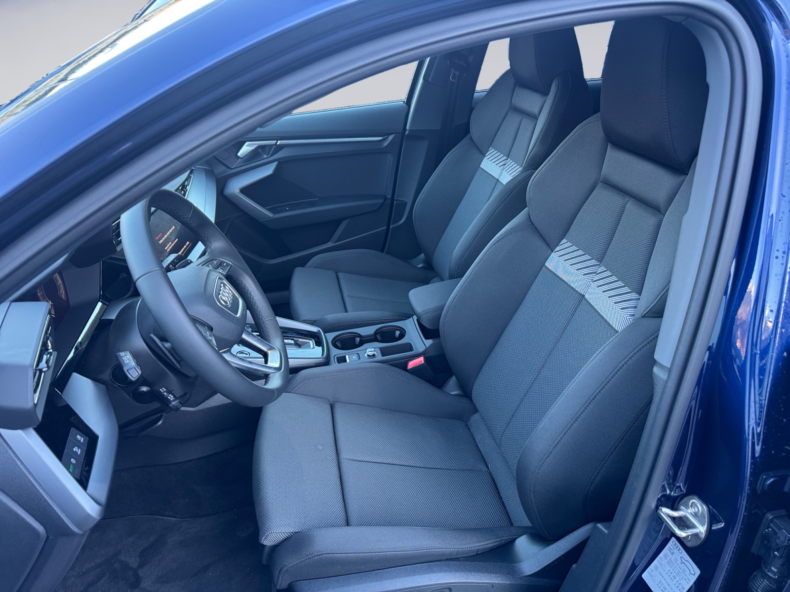 AUDI A3 Sportback 40 TFSI e advanced Attraction S-tronic-image-8