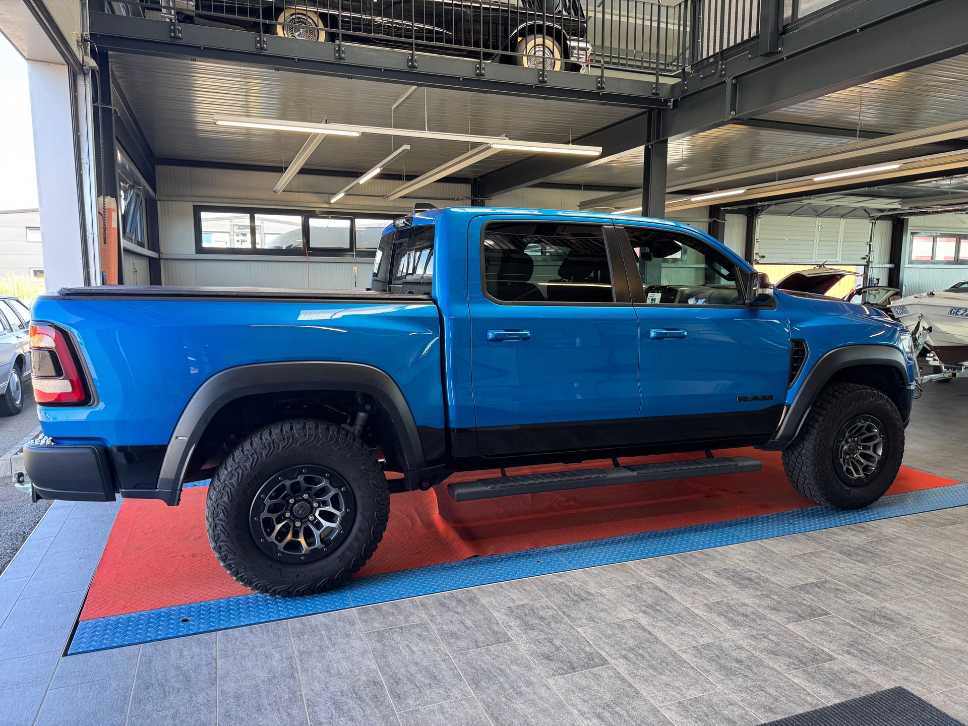 DODGE RAM 1500 TRX-showroom-element-3