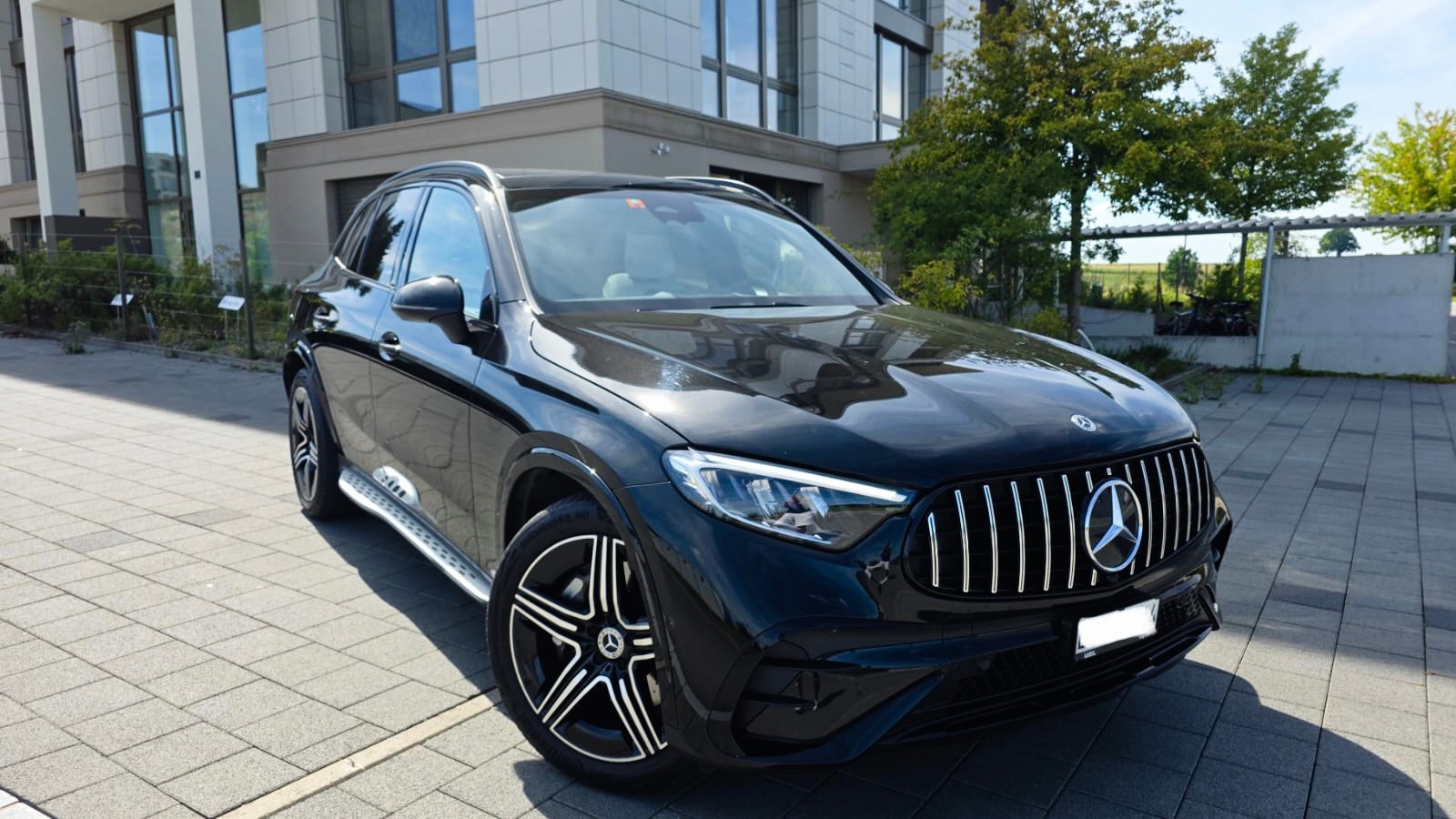 MERCEDES-BENZ GLC 220 d 4Matic 9G-Tronic AMG-Line (Leasing möglich)-image-0
