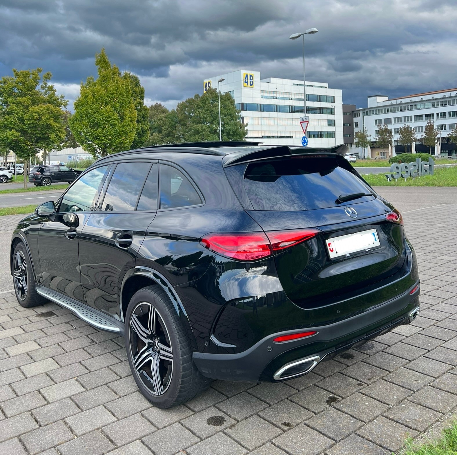 MERCEDES-BENZ GLC 220 d 4Matic 9G-Tronic AMG-Line (Leasing möglich)-image-3