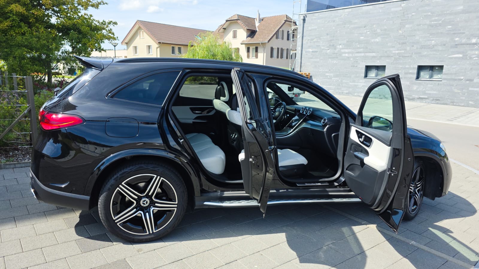MERCEDES-BENZ GLC 220 d 4Matic 9G-Tronic AMG-Line (Leasing möglich)-image-1