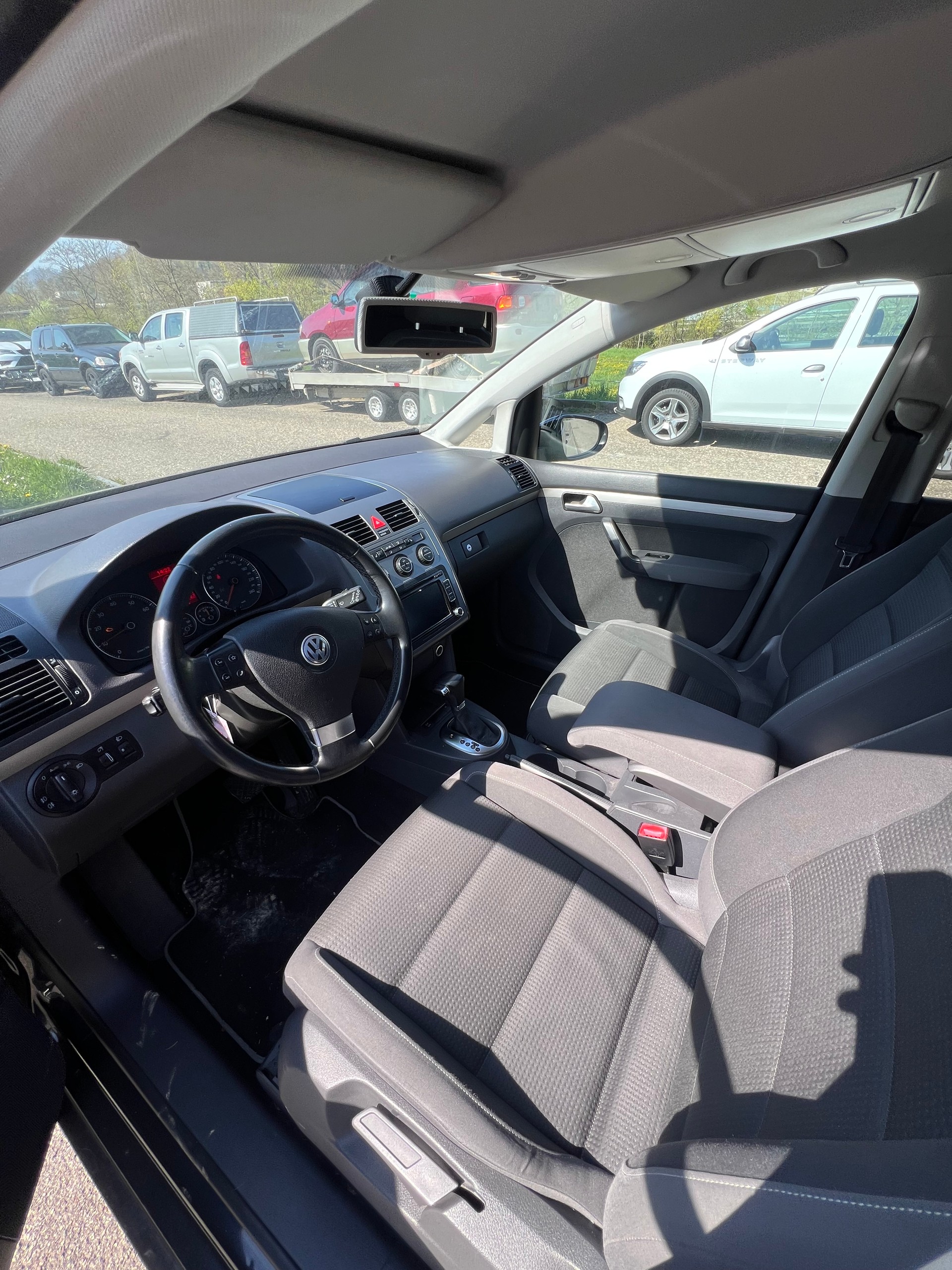 VW Touran 1.4 TSI Trendline DSG-image-8