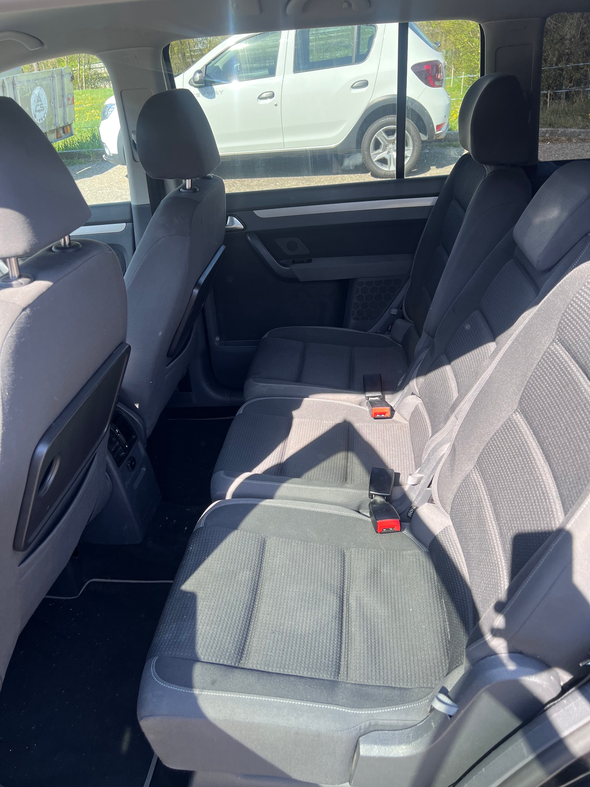 VW Touran 1.4 TSI Trendline DSG-image-9