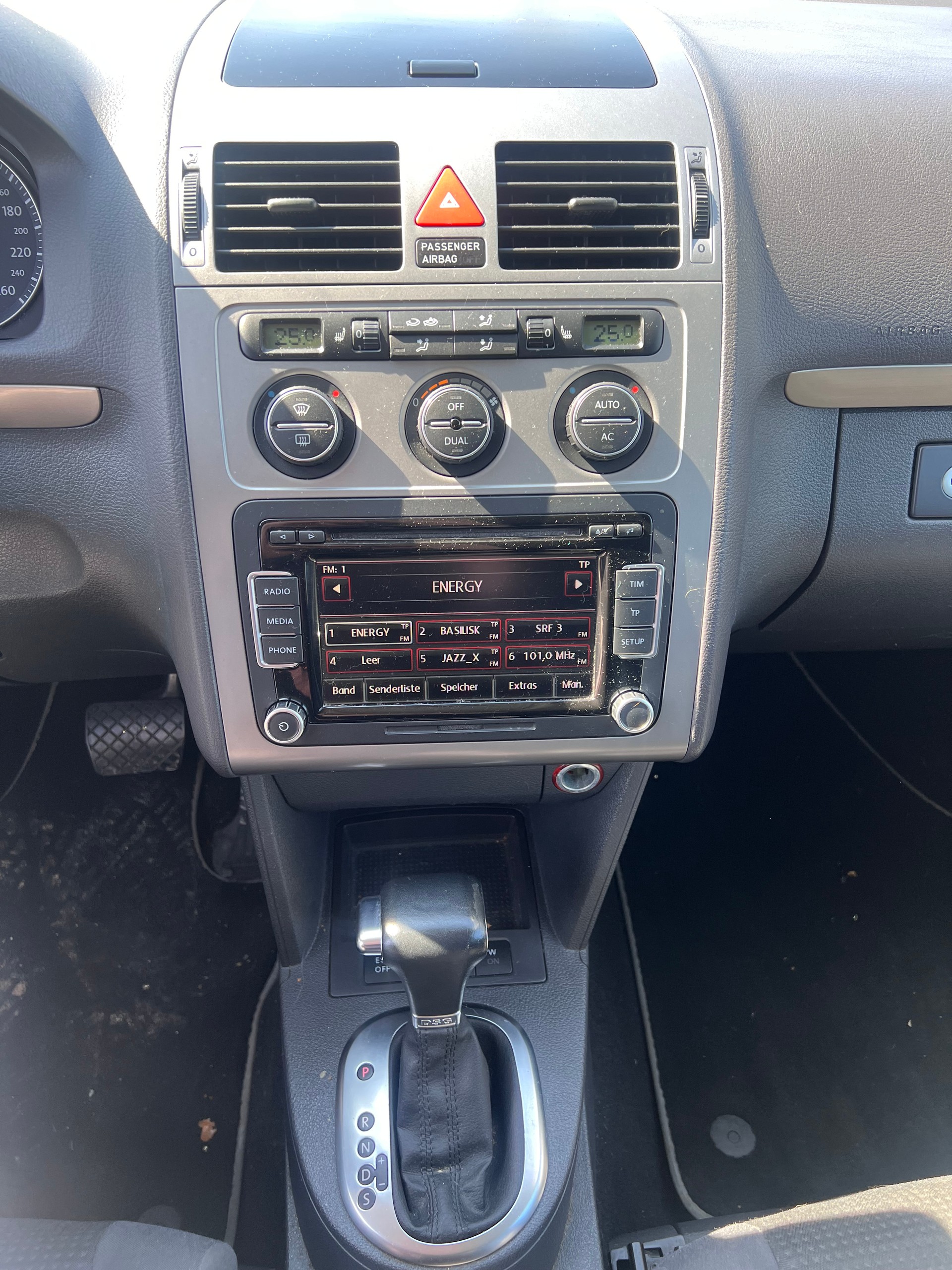 VW Touran 1.4 TSI Trendline DSG-image-6