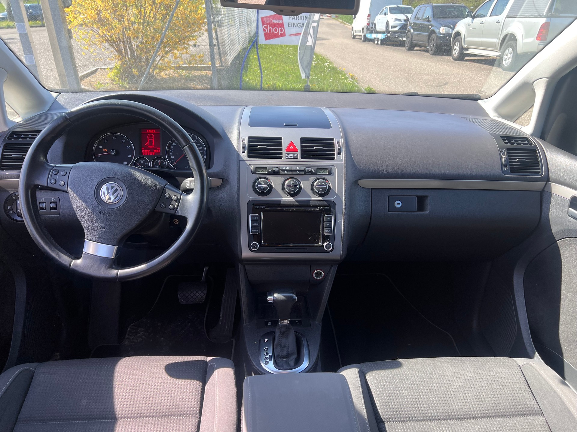 VW Touran 1.4 TSI Trendline DSG-image-5