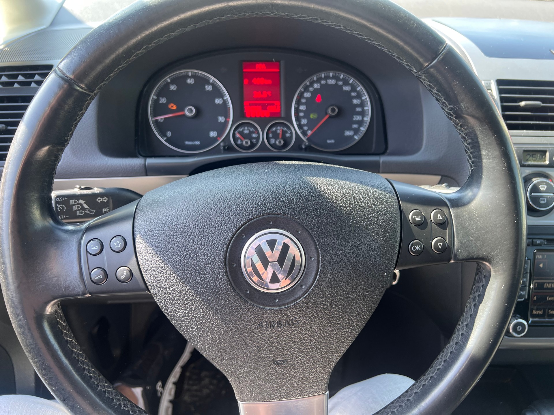 VW Touran 1.4 TSI Trendline DSG-image-7