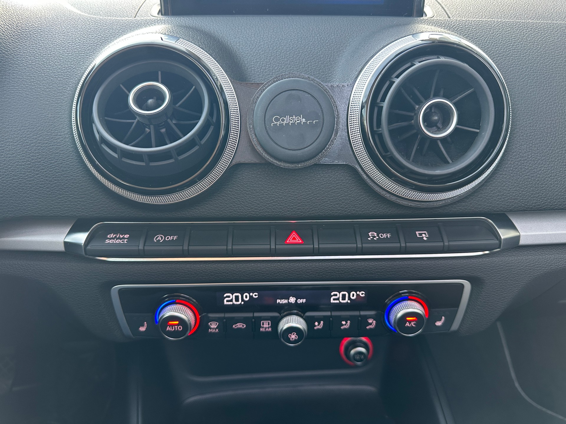 AUDI A3 Cabriolet 1.4 TFSI Ambition-image-14