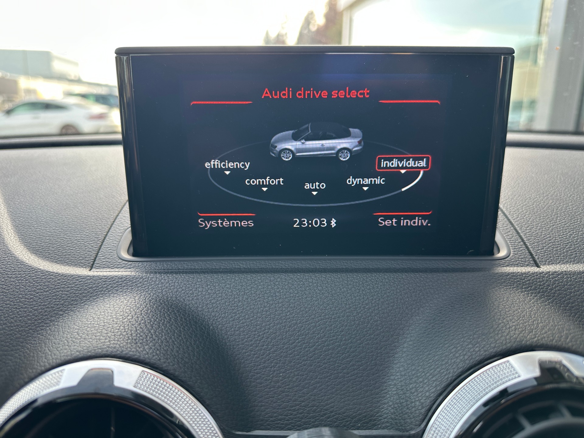 AUDI A3 Cabriolet 1.4 TFSI Ambition-image-12