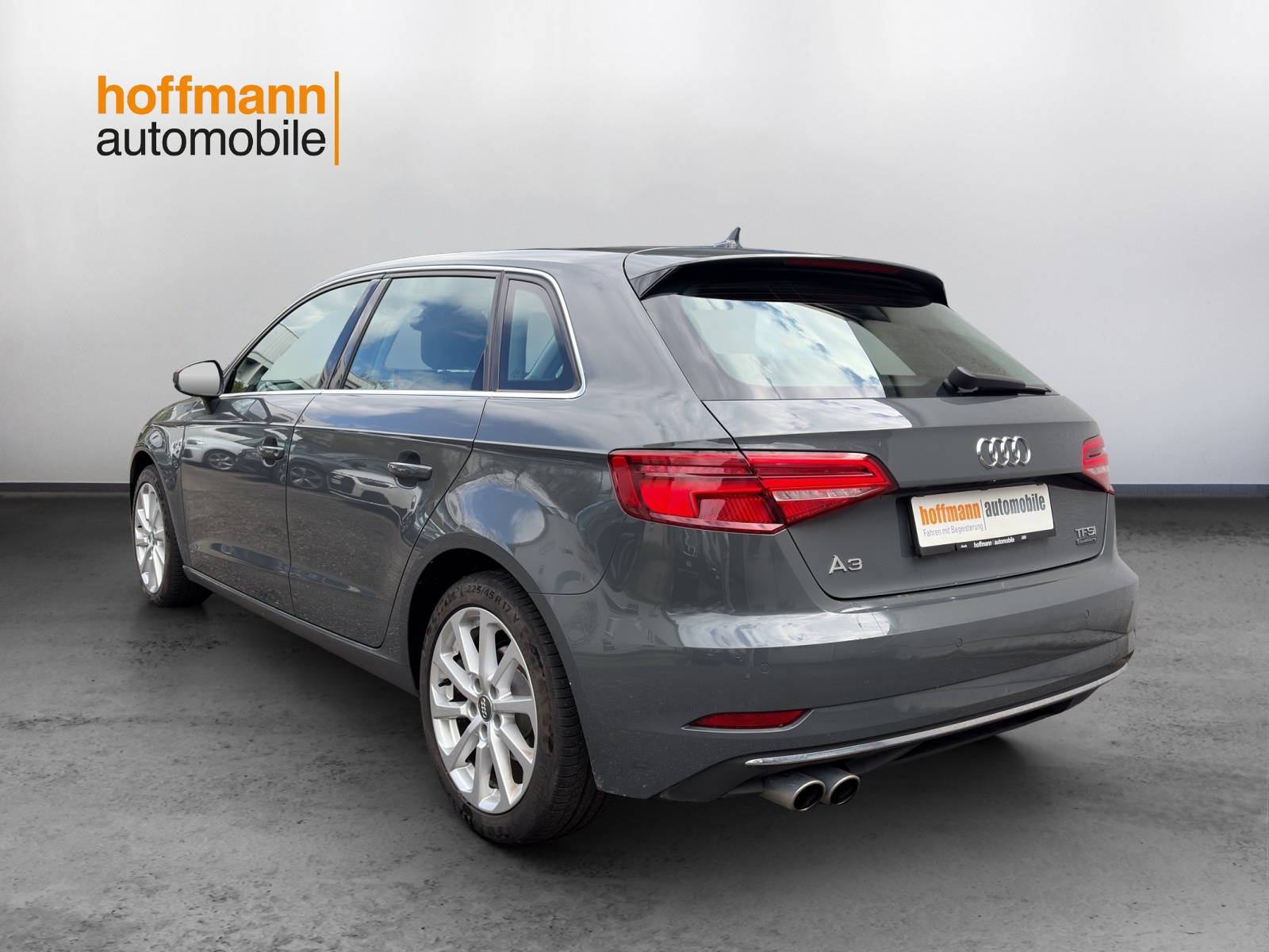 AUDI A3 Sportback 2.0 TFSI Design quattro S-tronic-image-5