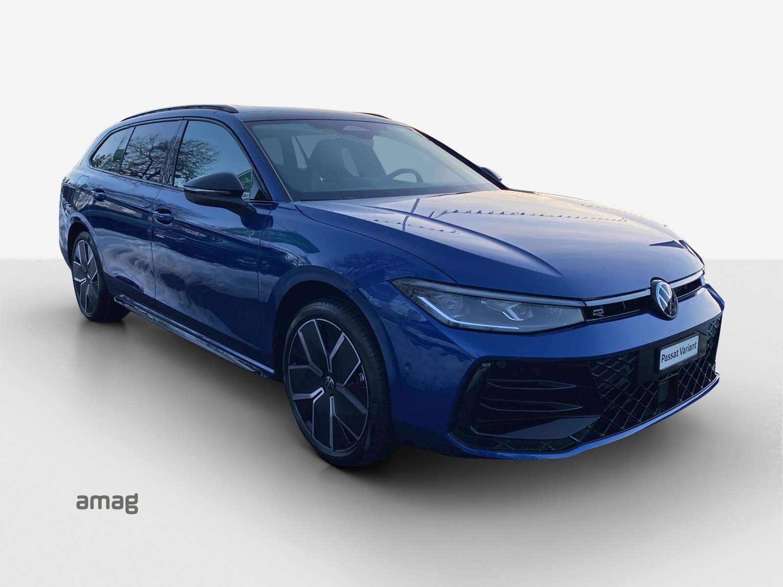 VW Passat R-line 2.0TSI 265PS DSG 4Motion-image-5