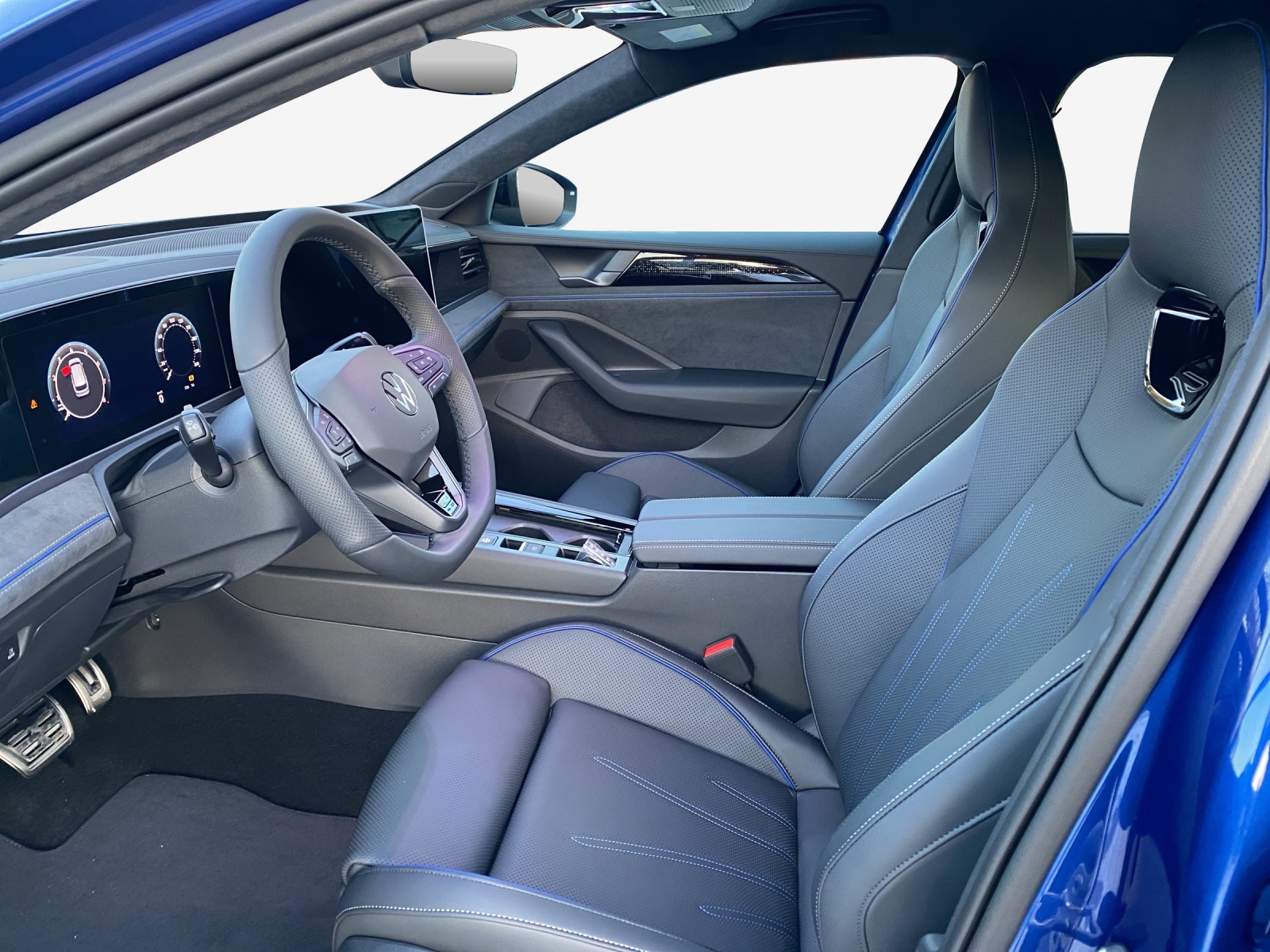 VW Passat R-line 2.0TSI 265PS DSG 4Motion-image-7