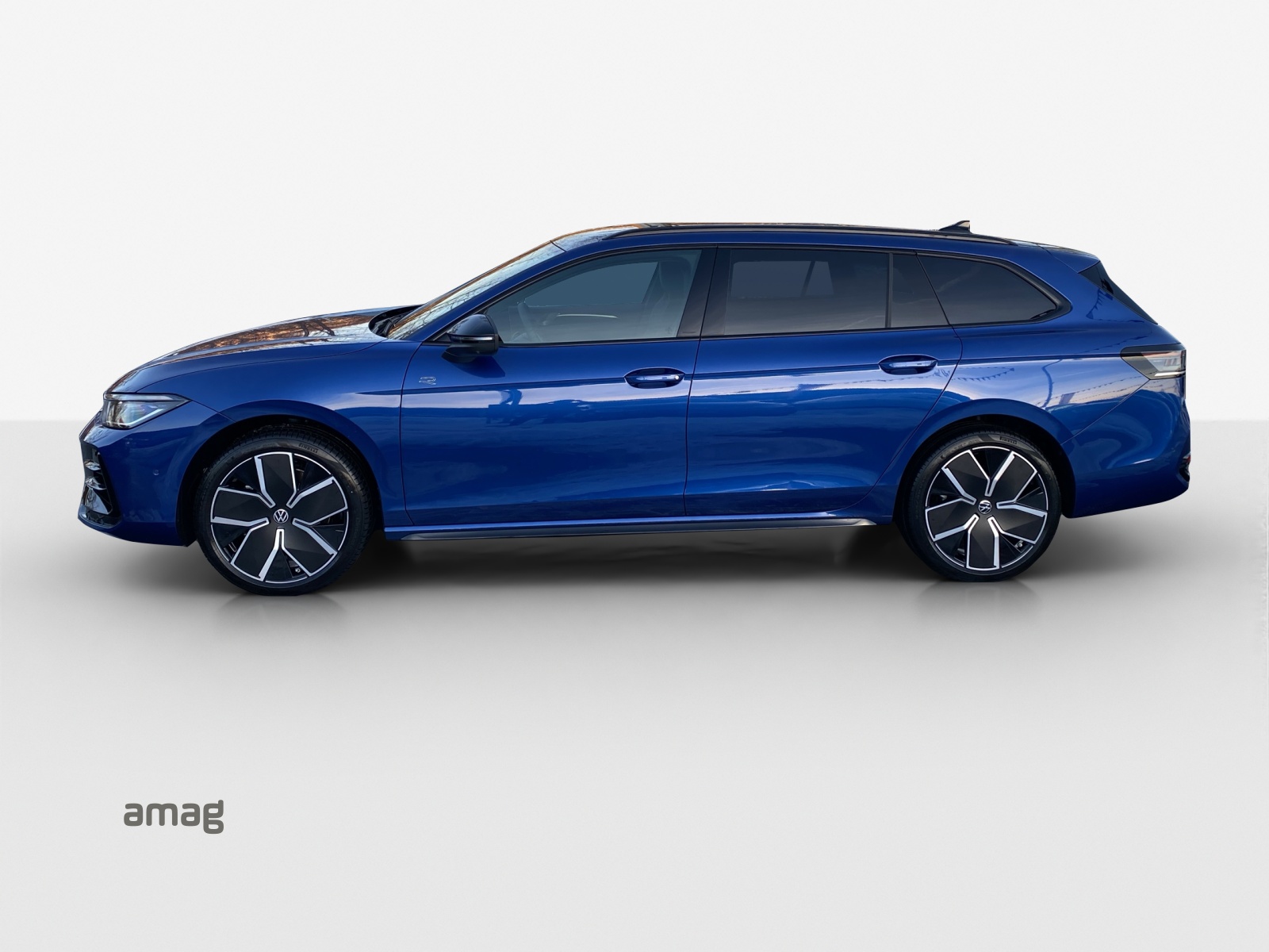 VW Passat R-line 2.0TSI 265PS DSG 4Motion-image-1