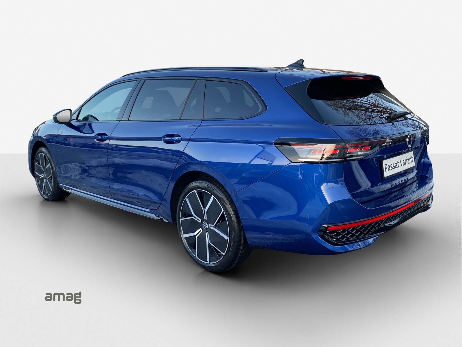 VW Passat R-line 2.0TSI 265PS DSG 4Motion-image-2