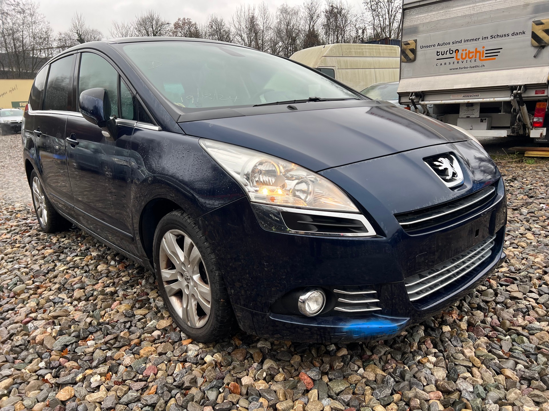 PEUGEOT 5008 1.6 16V T Sport-image-1