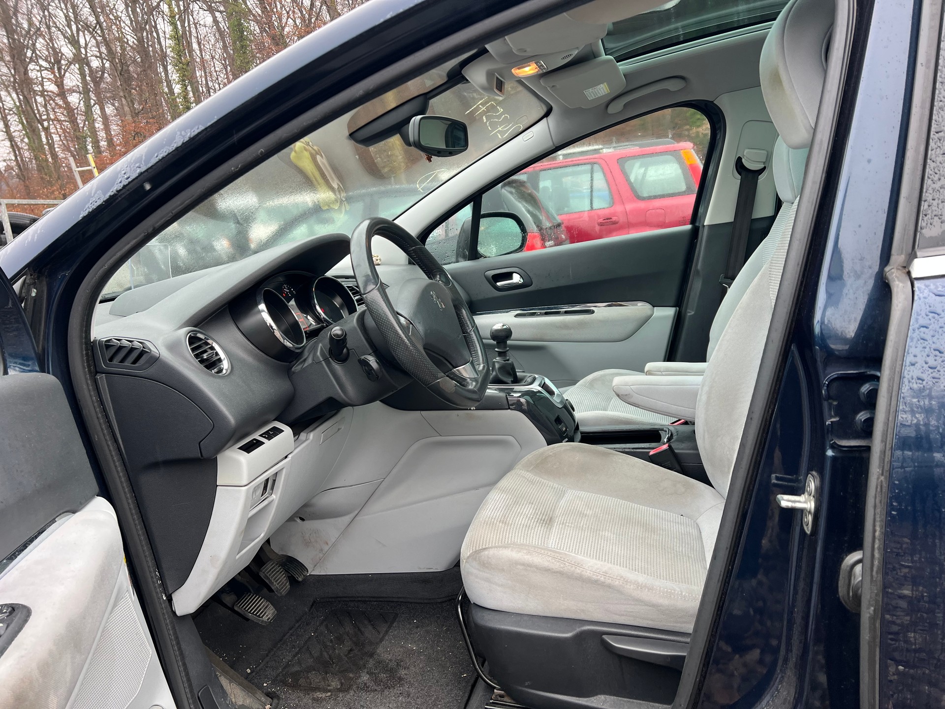 PEUGEOT 5008 1.6 16V T Sport-image-5