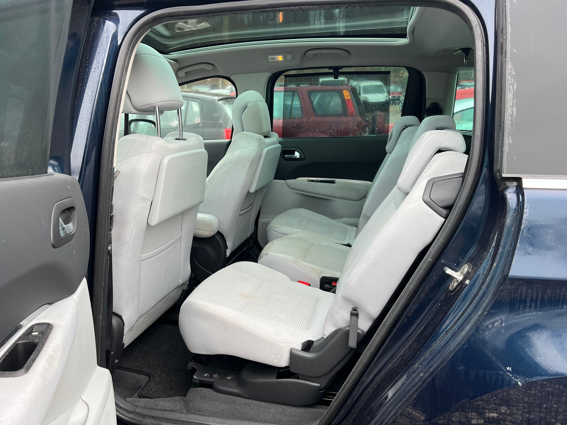 PEUGEOT 5008 1.6 16V T Sport-image-4