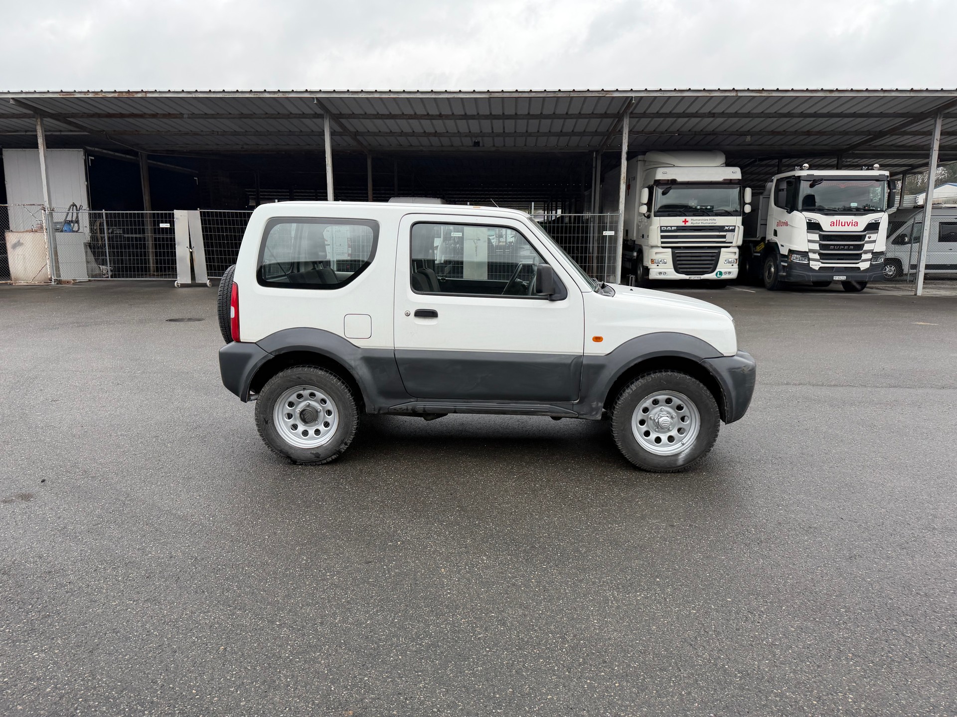 SUZUKI Jimny 1.3 16V Country-image-4