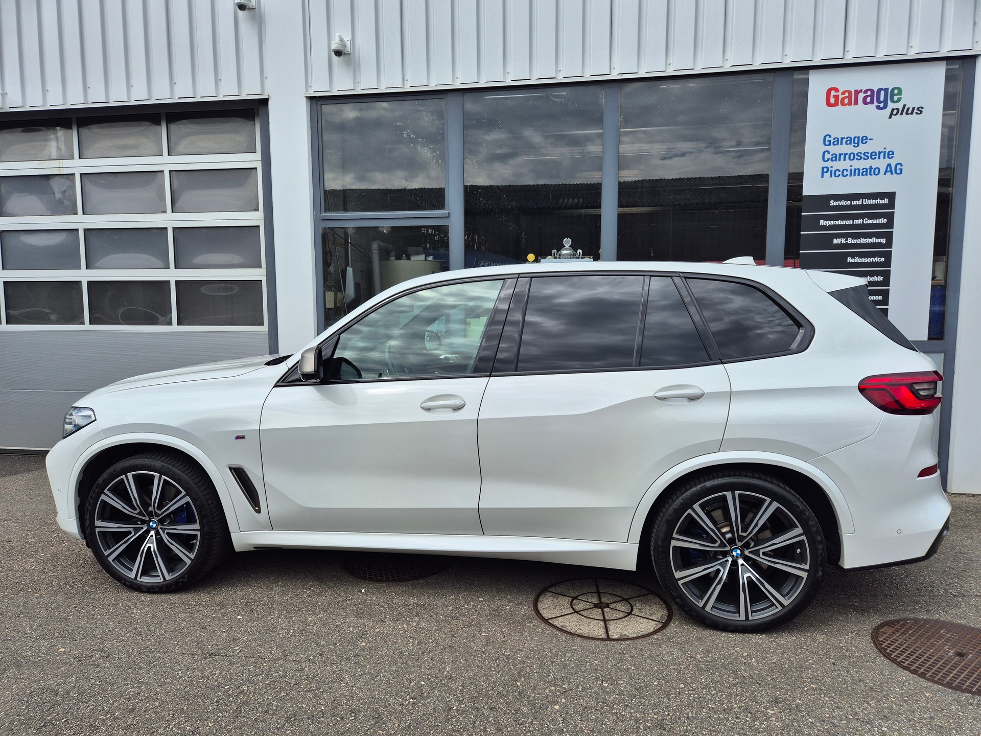 BMW X5 xDrive M50d Steptronic-image-2